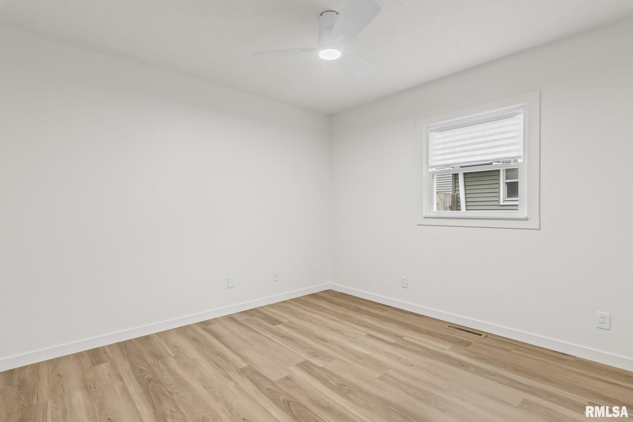 504 W CHESTNUT Street