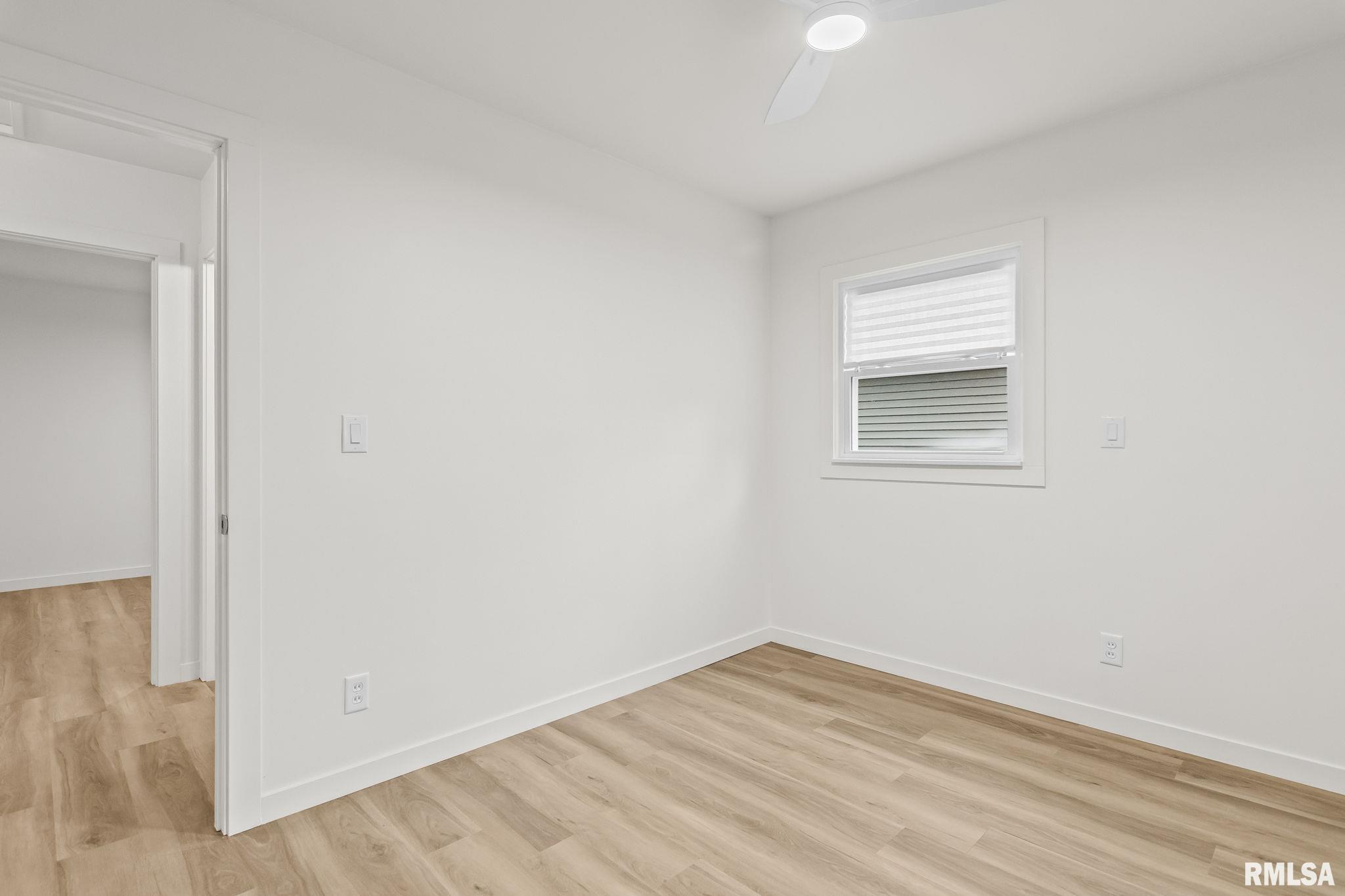 504 W CHESTNUT Street