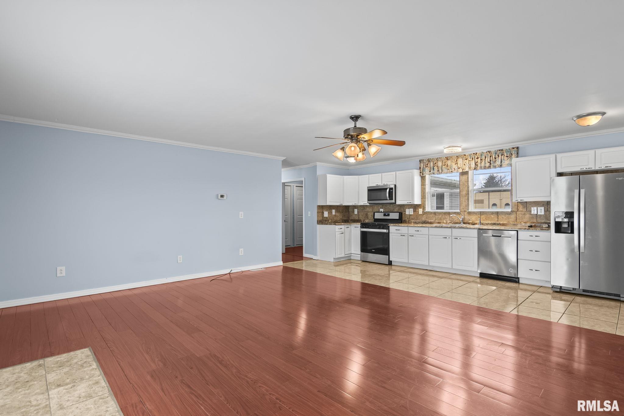 1536 N SPRINGFIELD Street