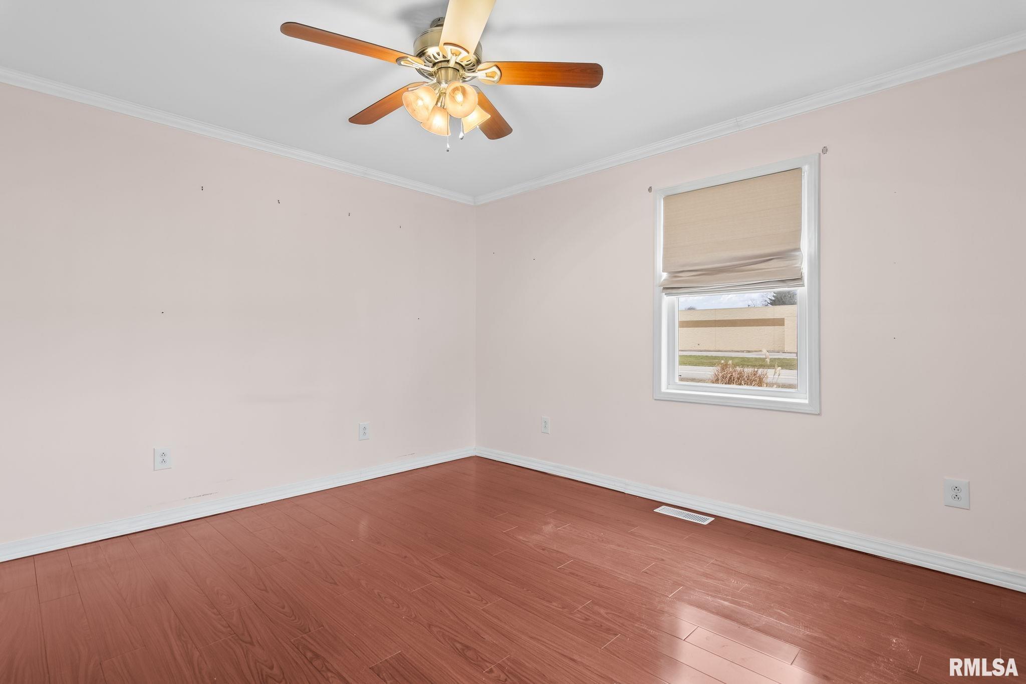 1536 N SPRINGFIELD Street