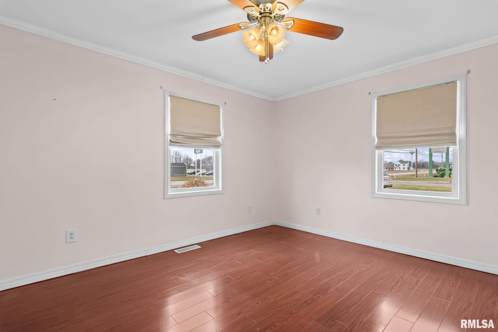 1536 N SPRINGFIELD Street