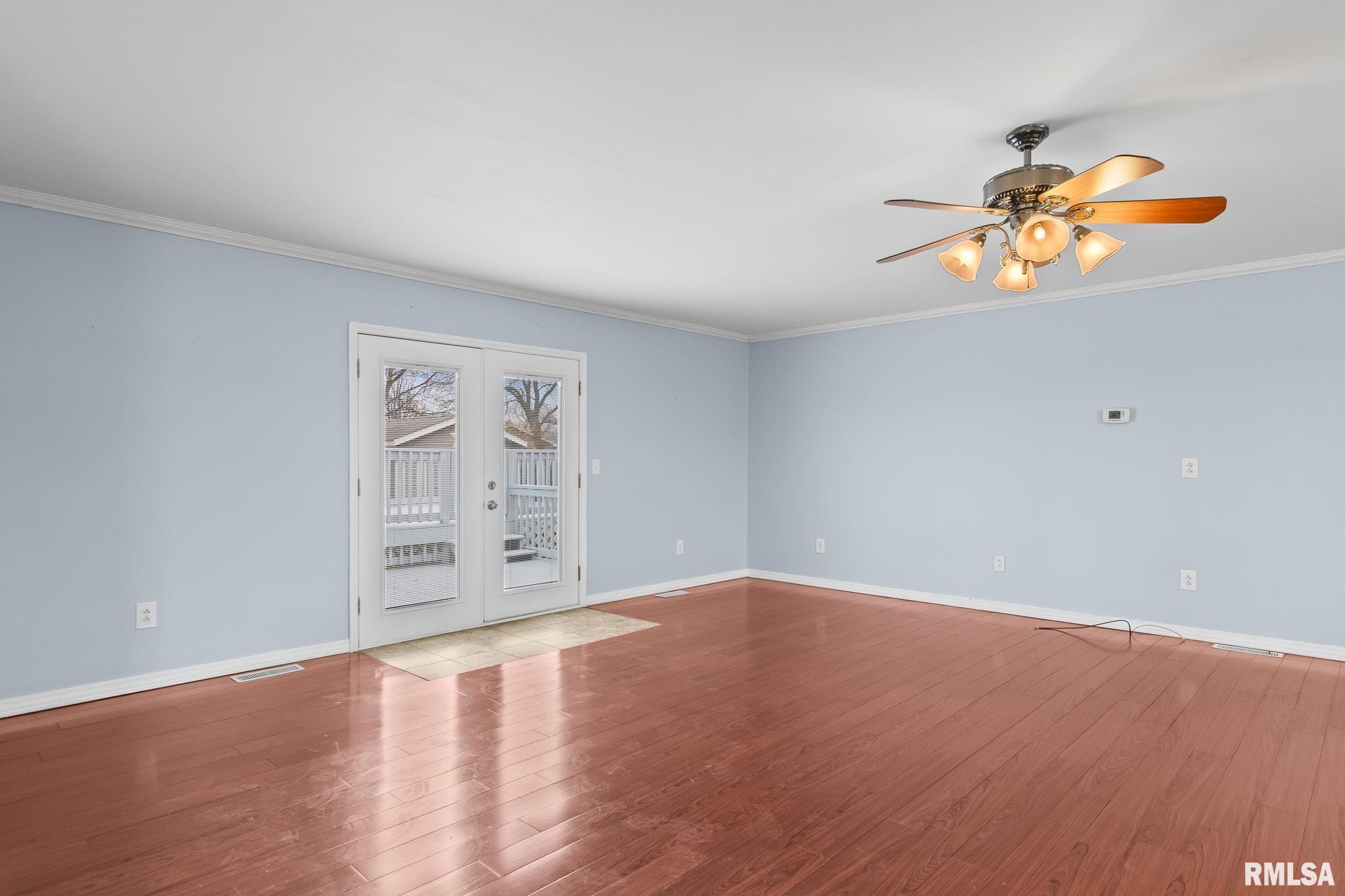 1536 N SPRINGFIELD Street