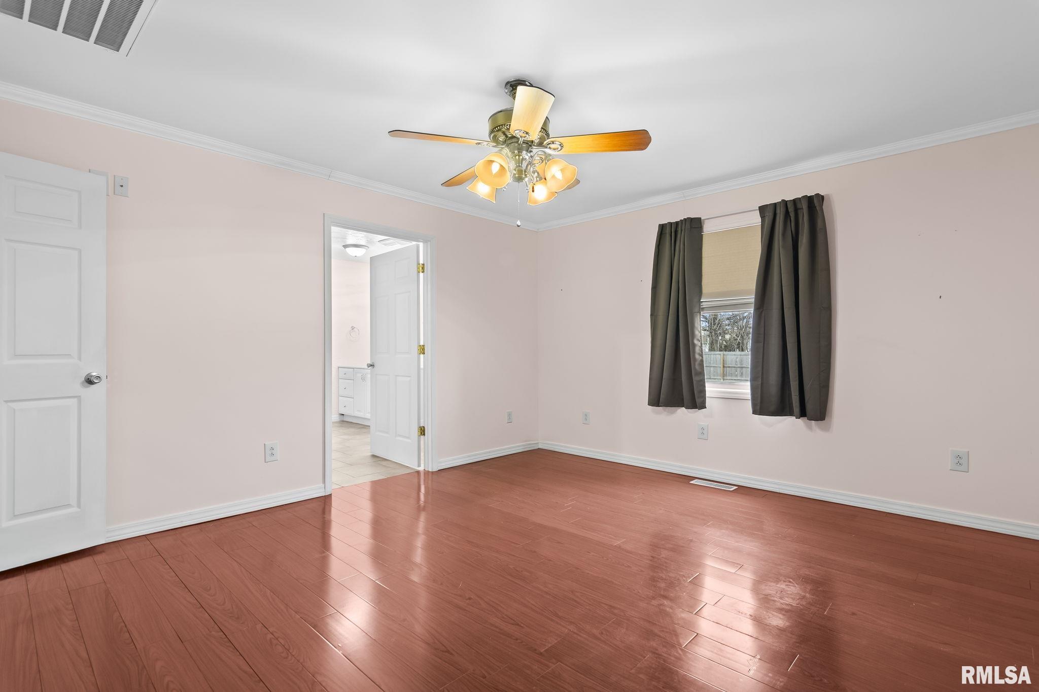 1536 N SPRINGFIELD Street