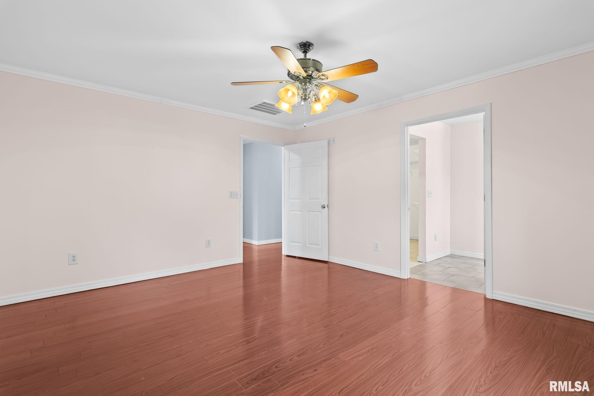 1536 N SPRINGFIELD Street