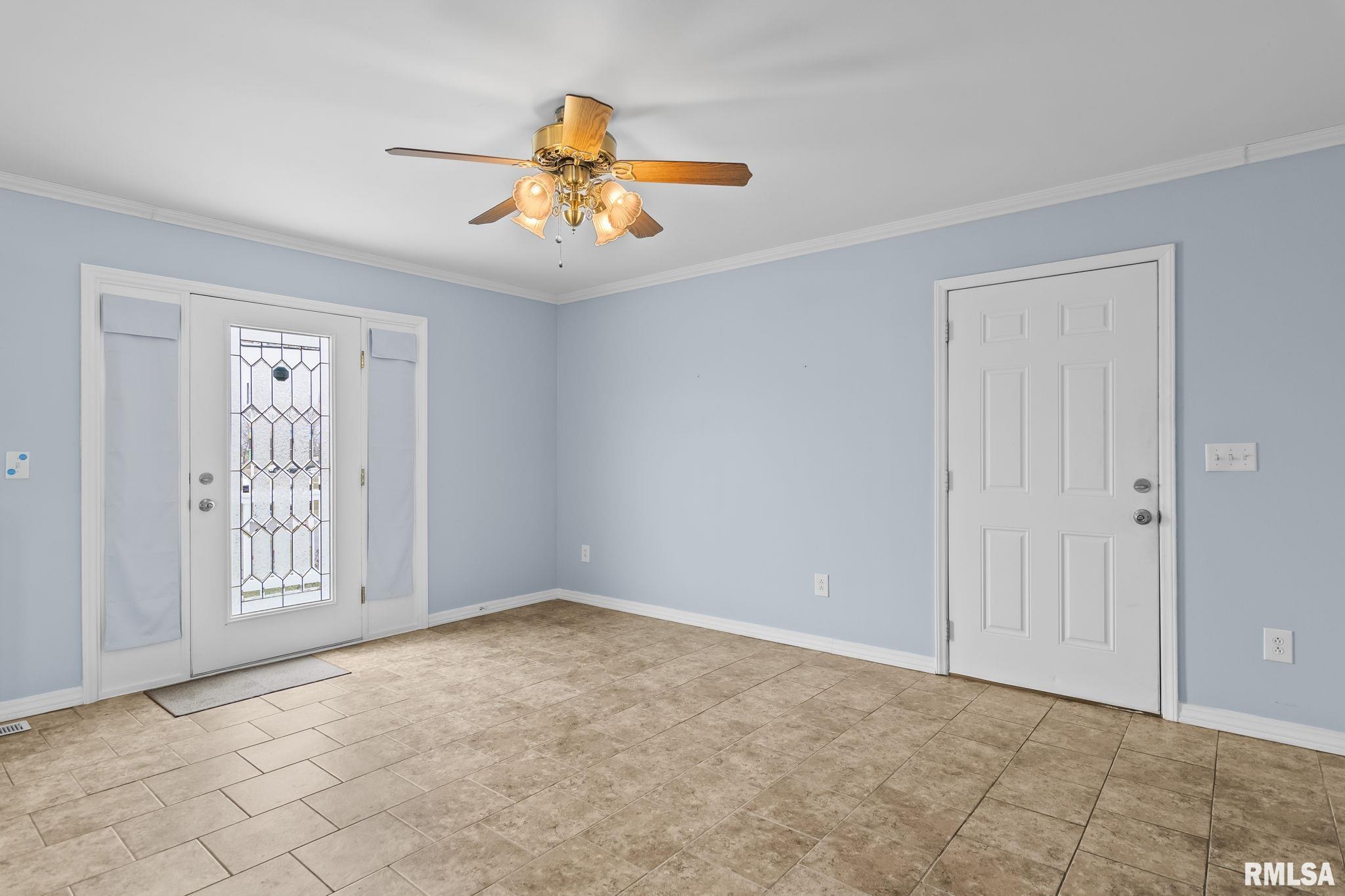 1536 N SPRINGFIELD Street