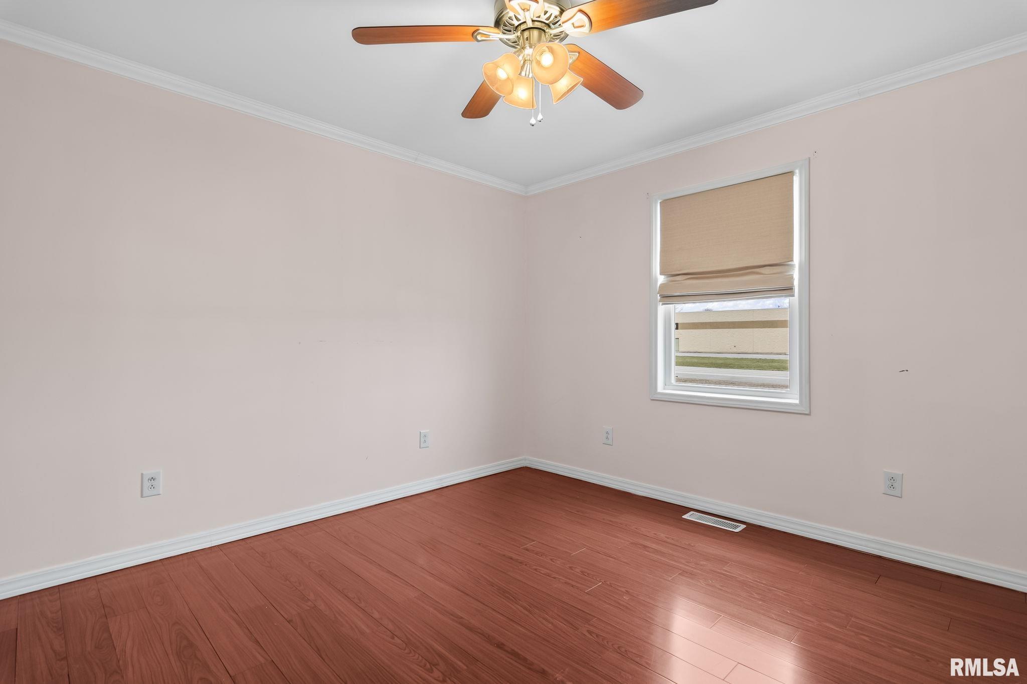 1536 N SPRINGFIELD Street