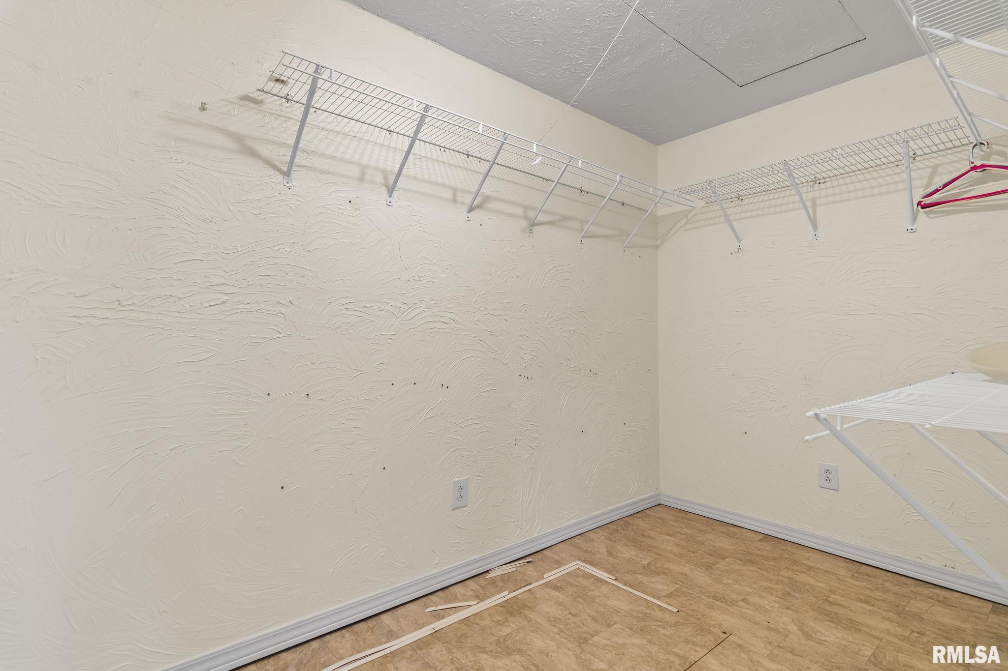 1536 N SPRINGFIELD Street