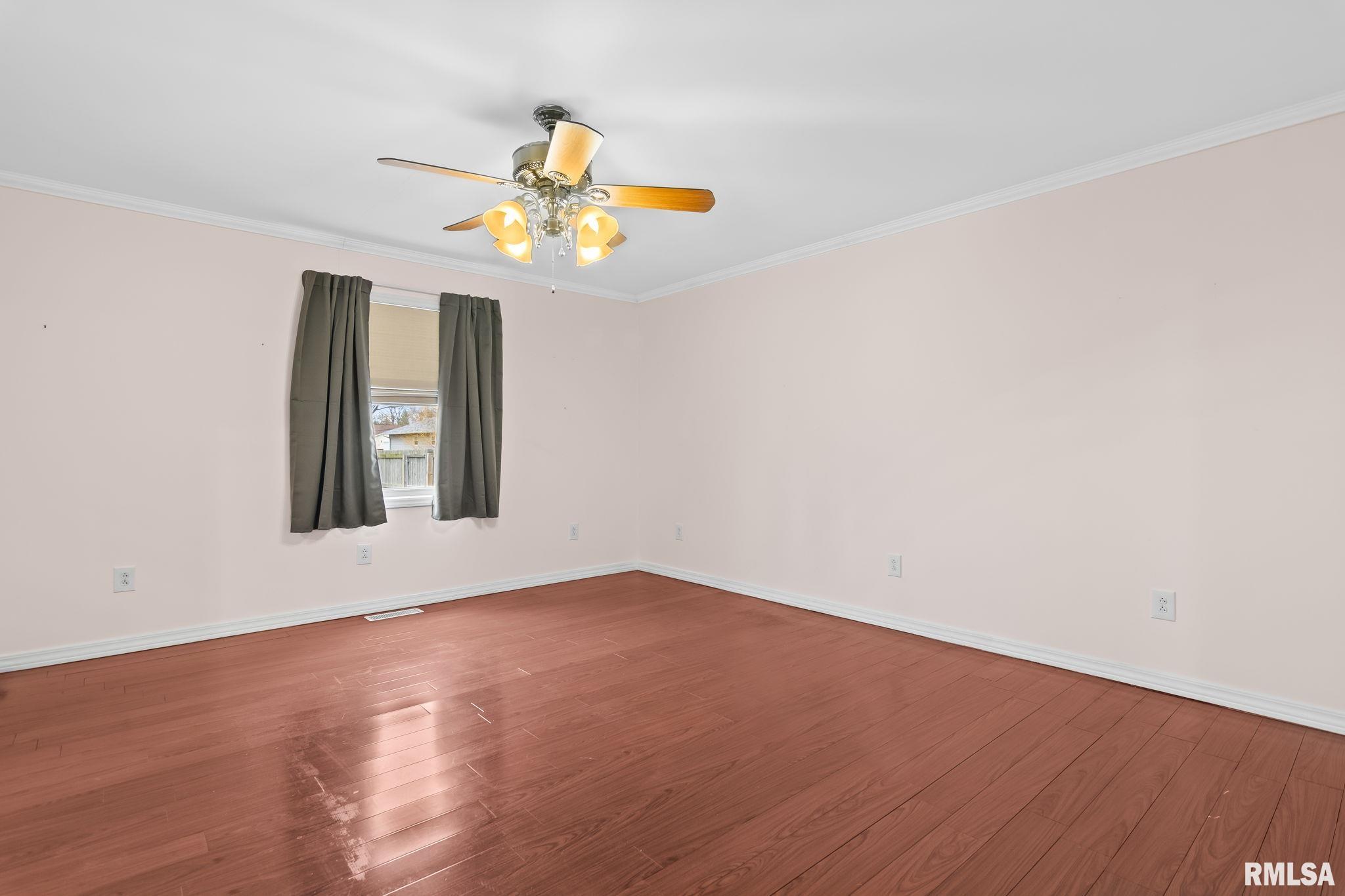 1536 N SPRINGFIELD Street