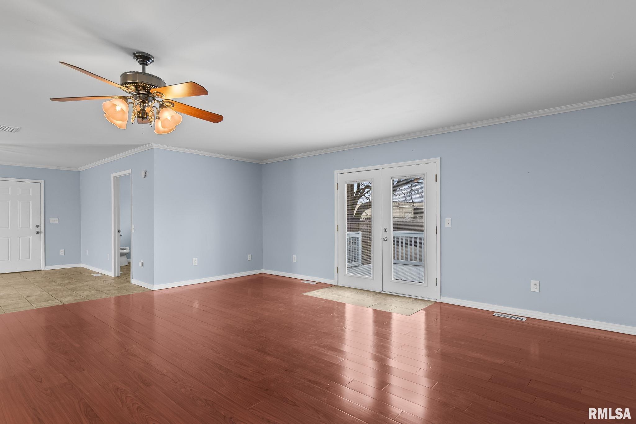 1536 N SPRINGFIELD Street