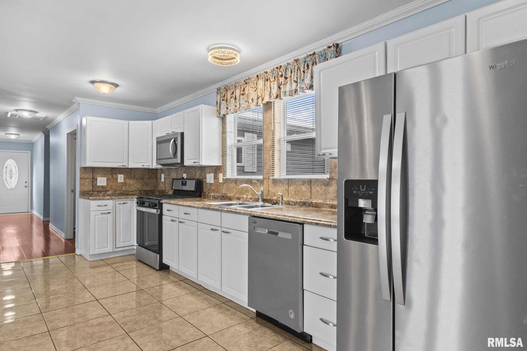 1536 N SPRINGFIELD Street