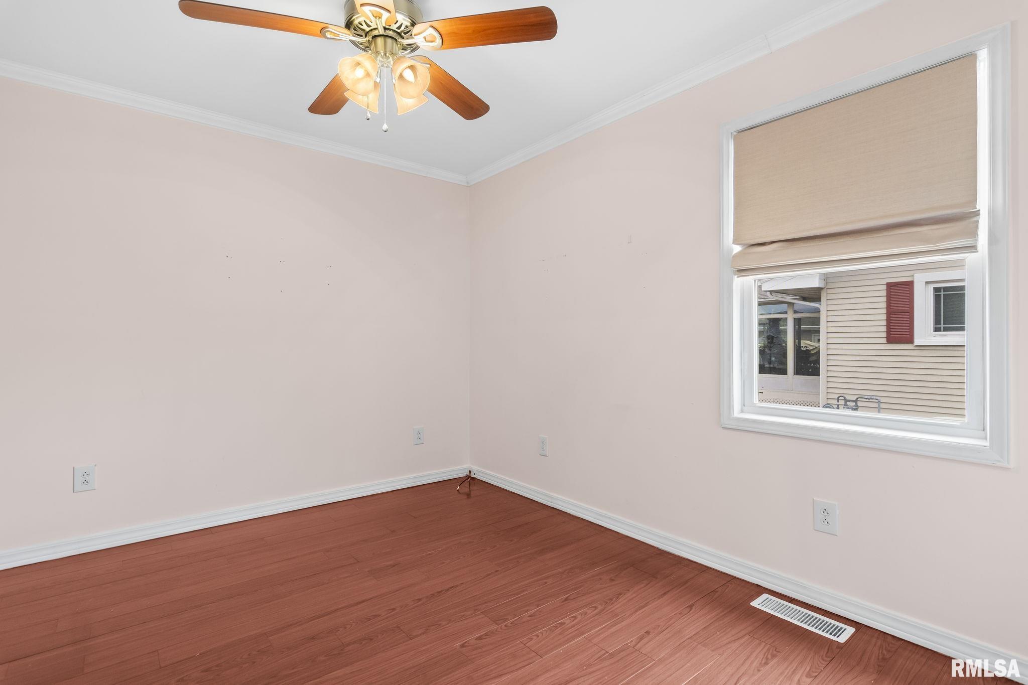 1536 N SPRINGFIELD Street