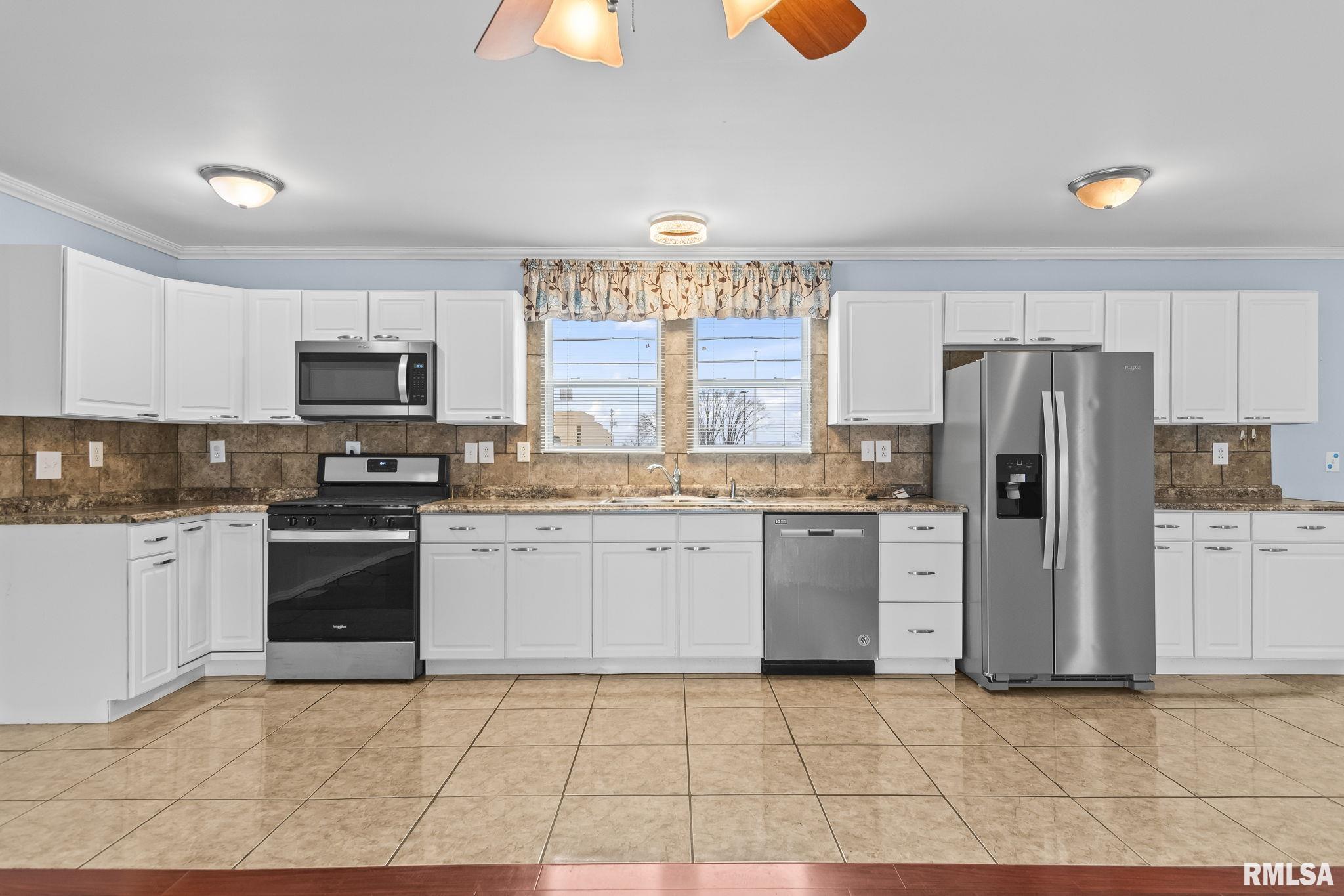 1536 N SPRINGFIELD Street