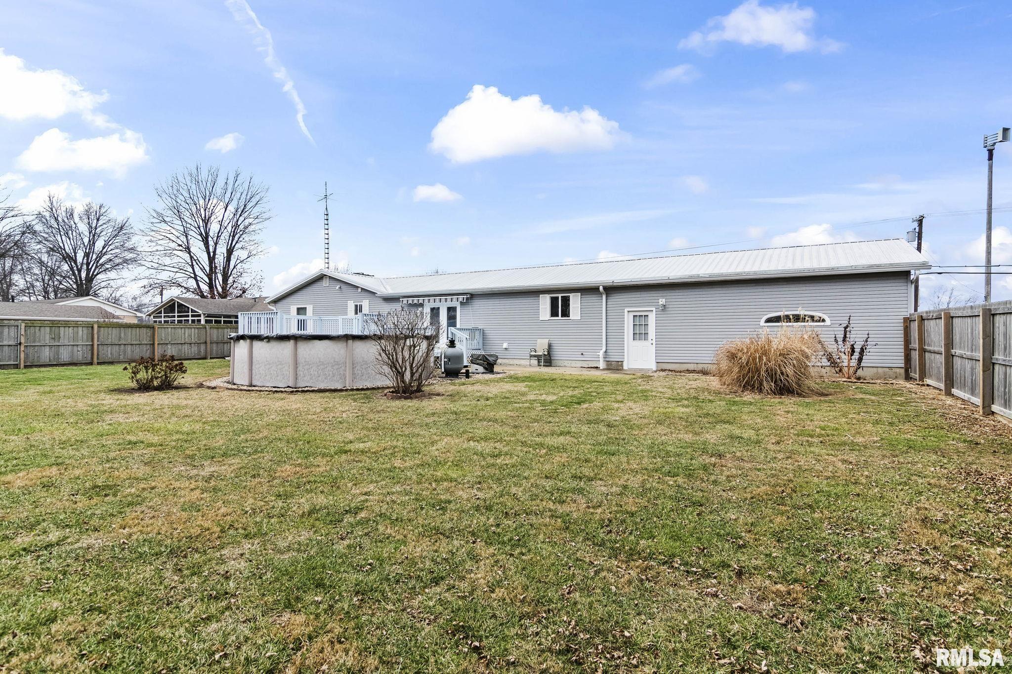 1536 N SPRINGFIELD Street