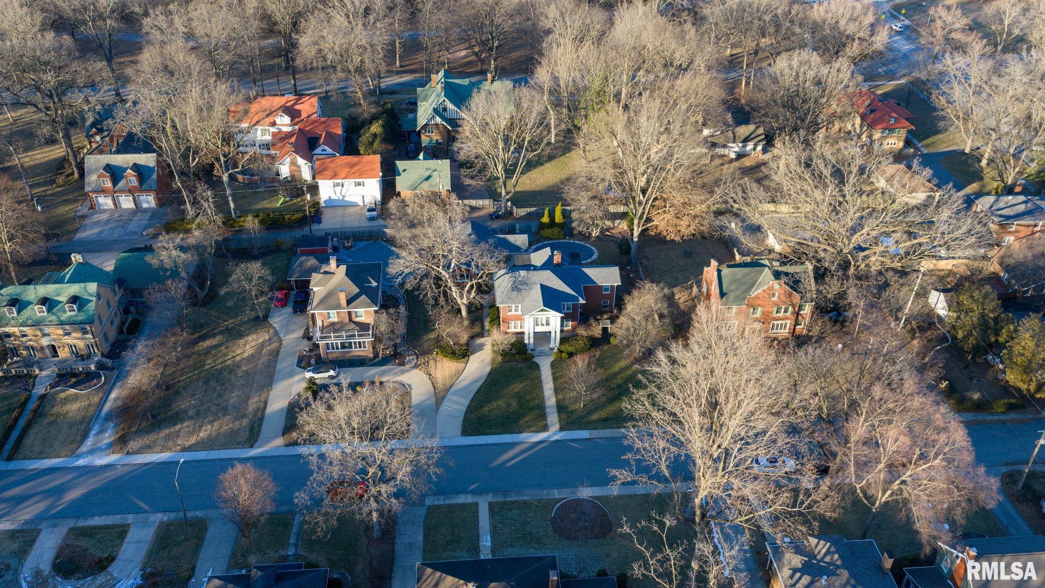 1037 WOODLAND Avenue