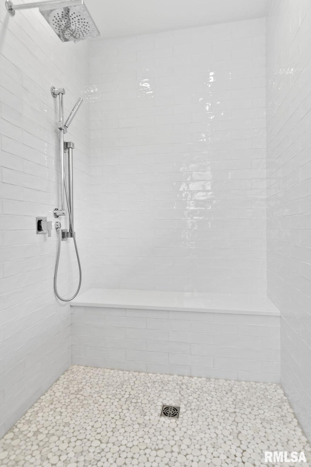 1037 WOODLAND Avenue