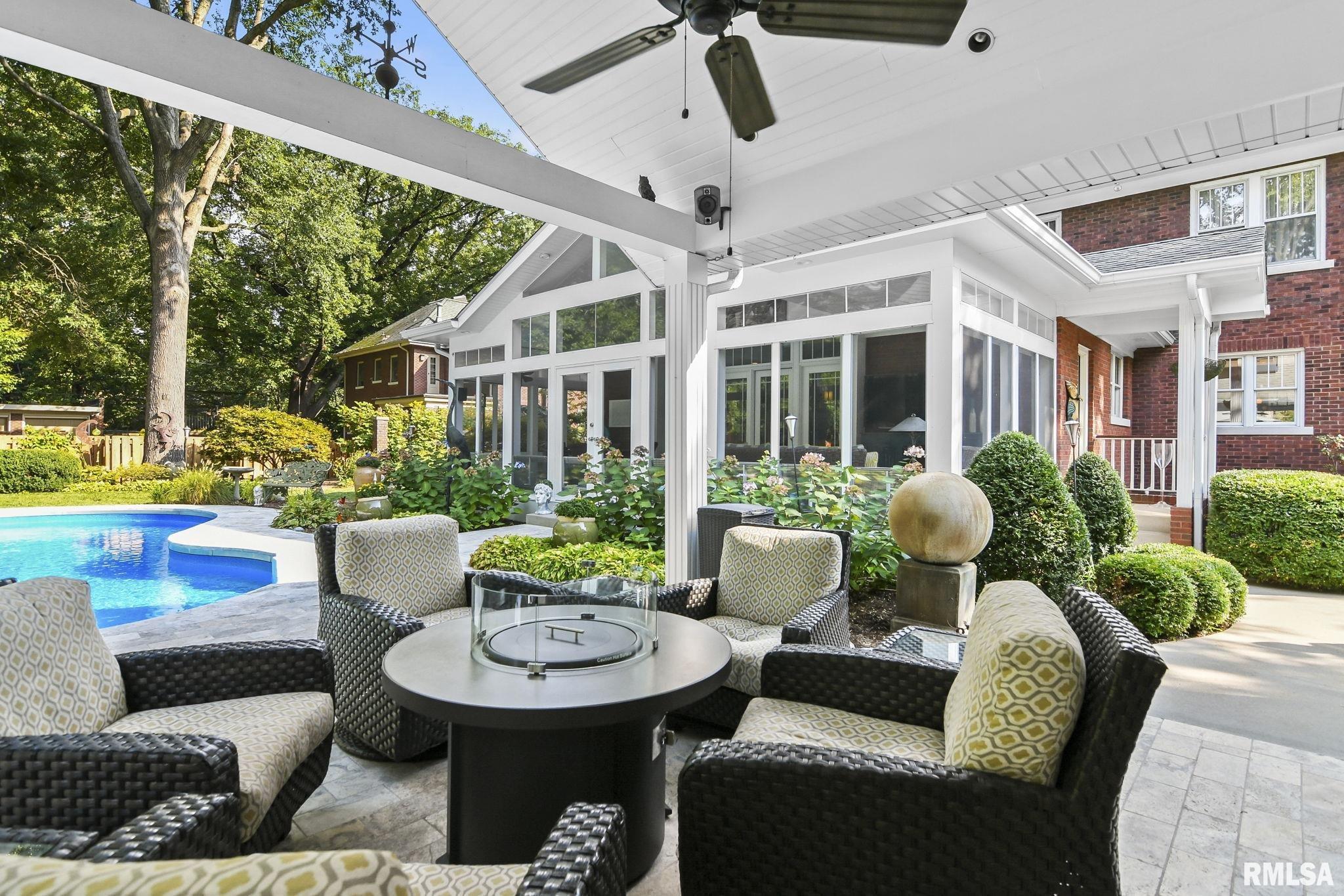 1037 WOODLAND Avenue