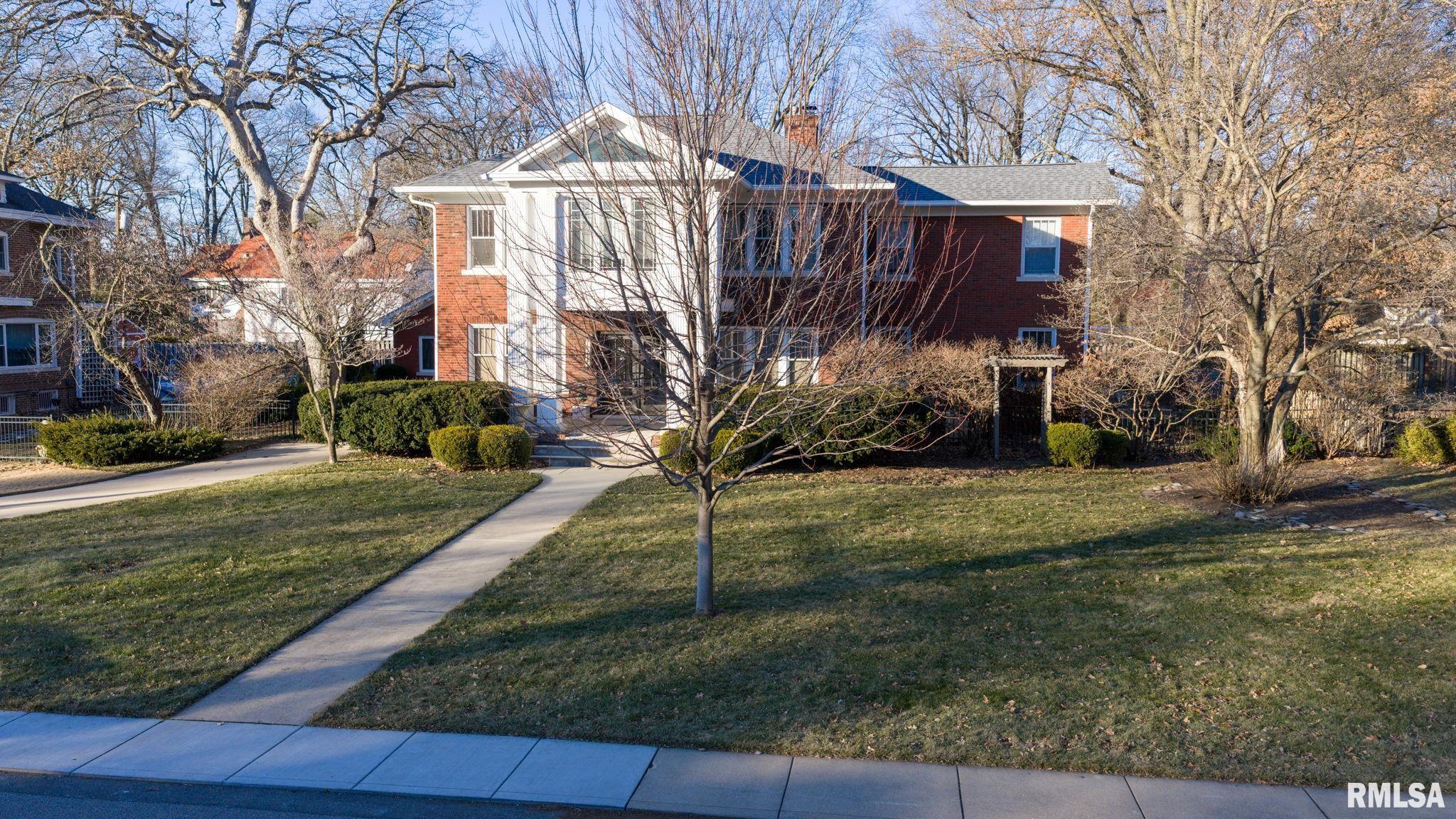 1037 WOODLAND Avenue