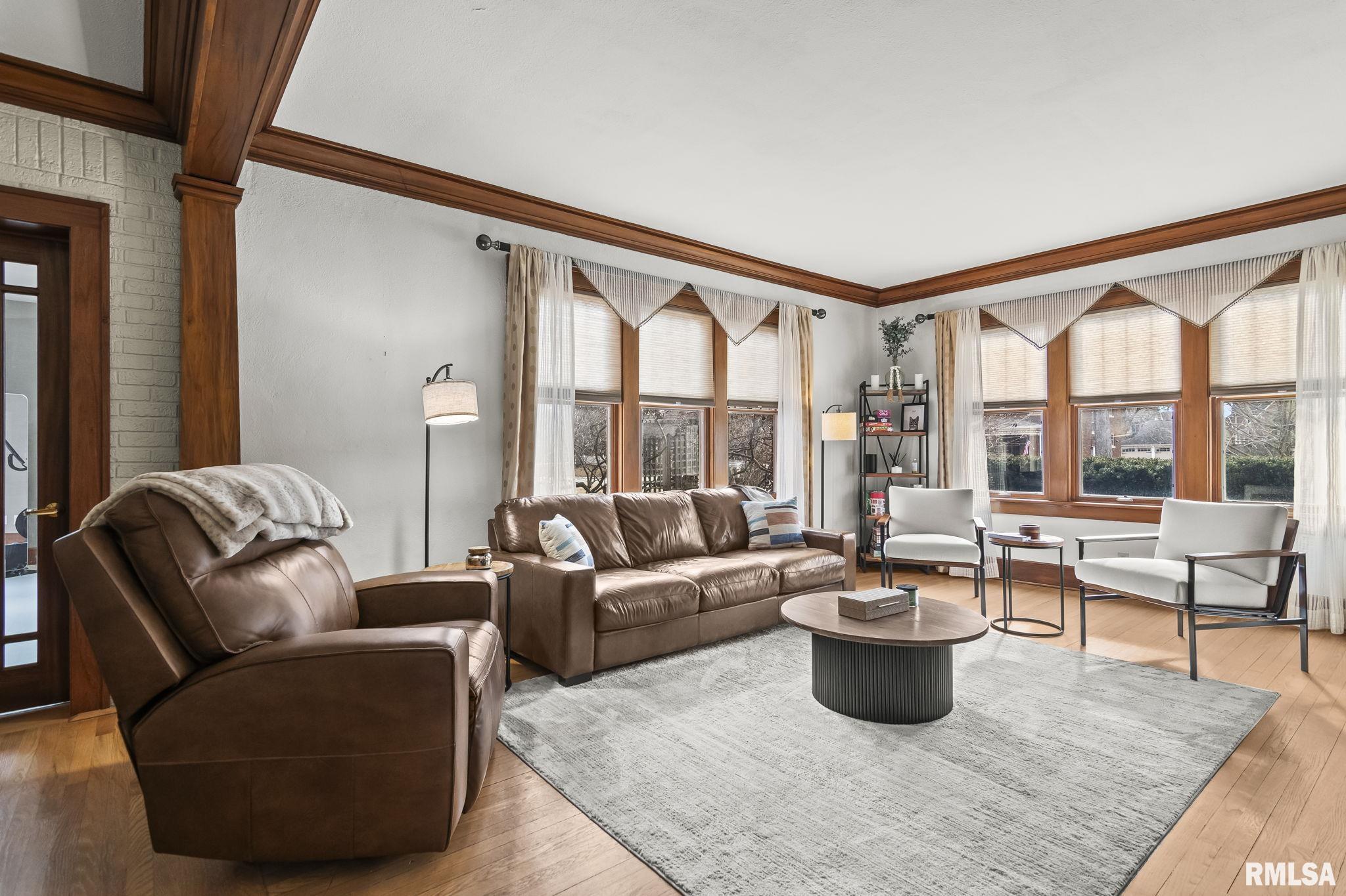 1037 WOODLAND Avenue