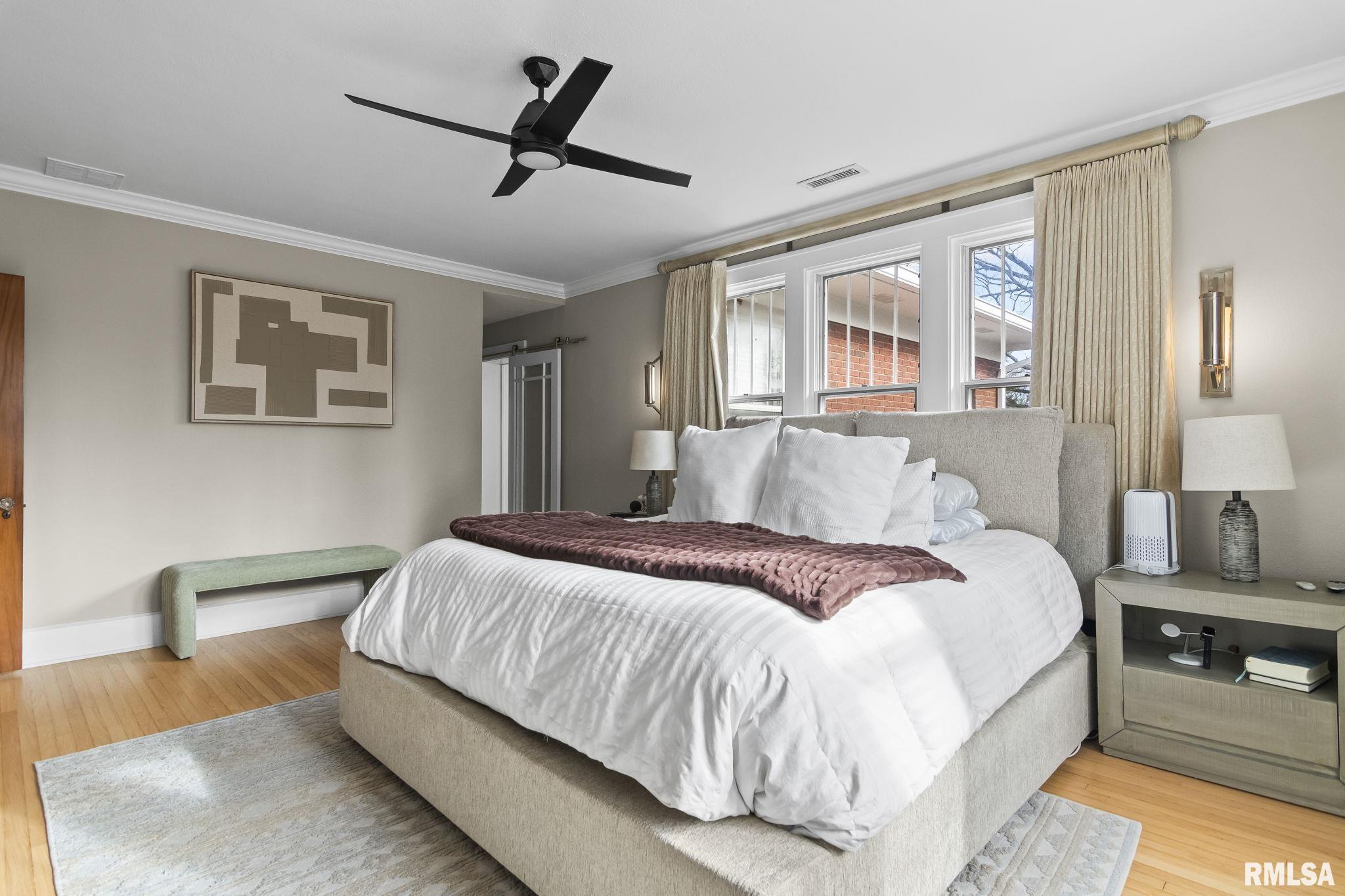 1037 WOODLAND Avenue