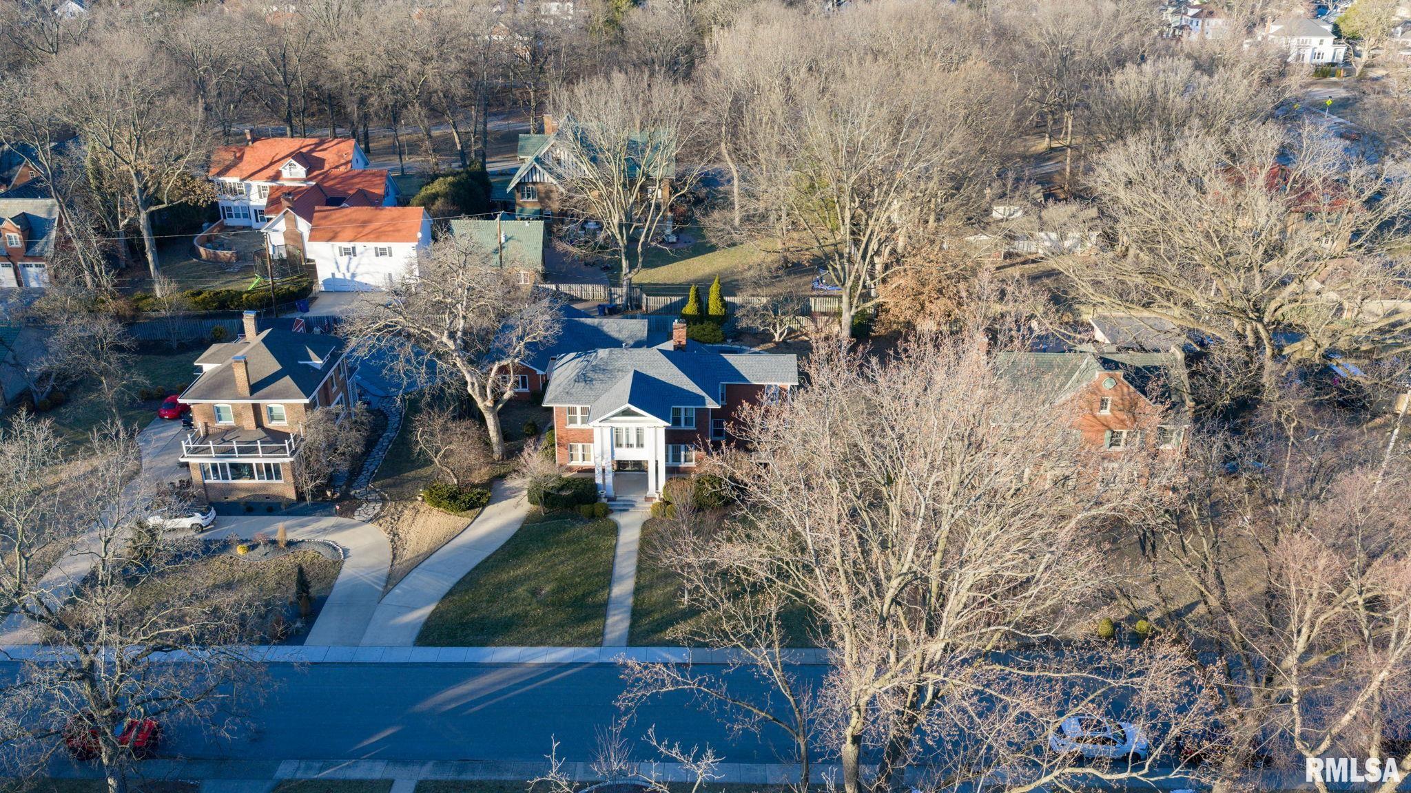 1037 WOODLAND Avenue