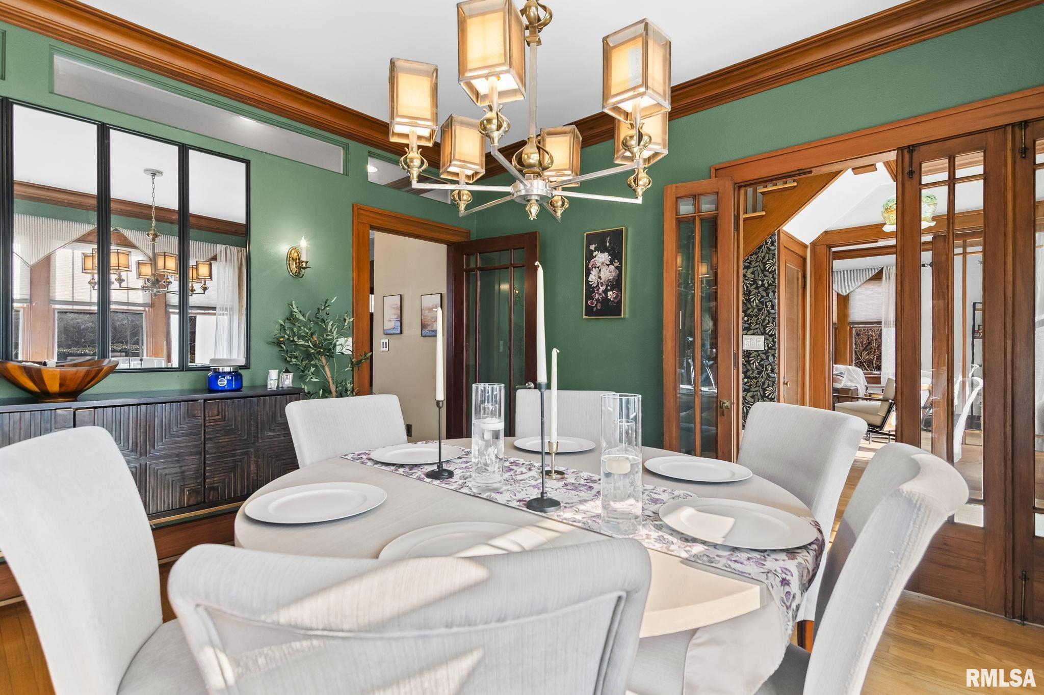 1037 WOODLAND Avenue