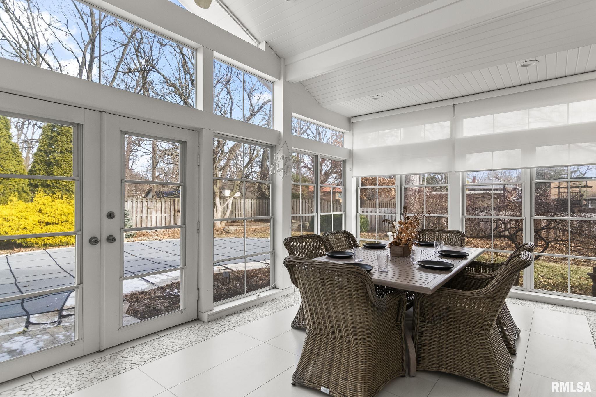 1037 WOODLAND Avenue