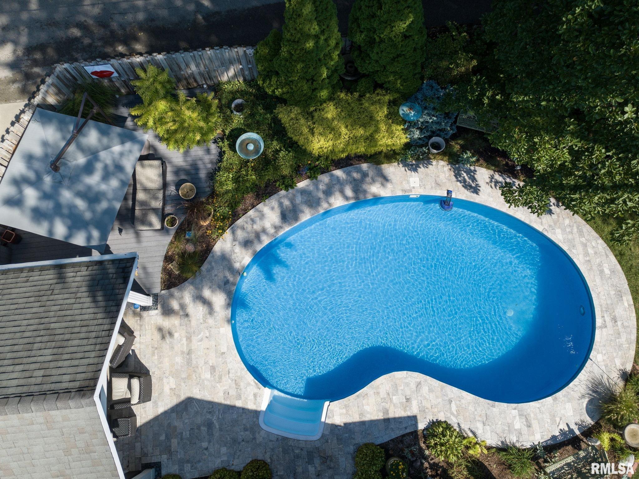 1037 WOODLAND Avenue