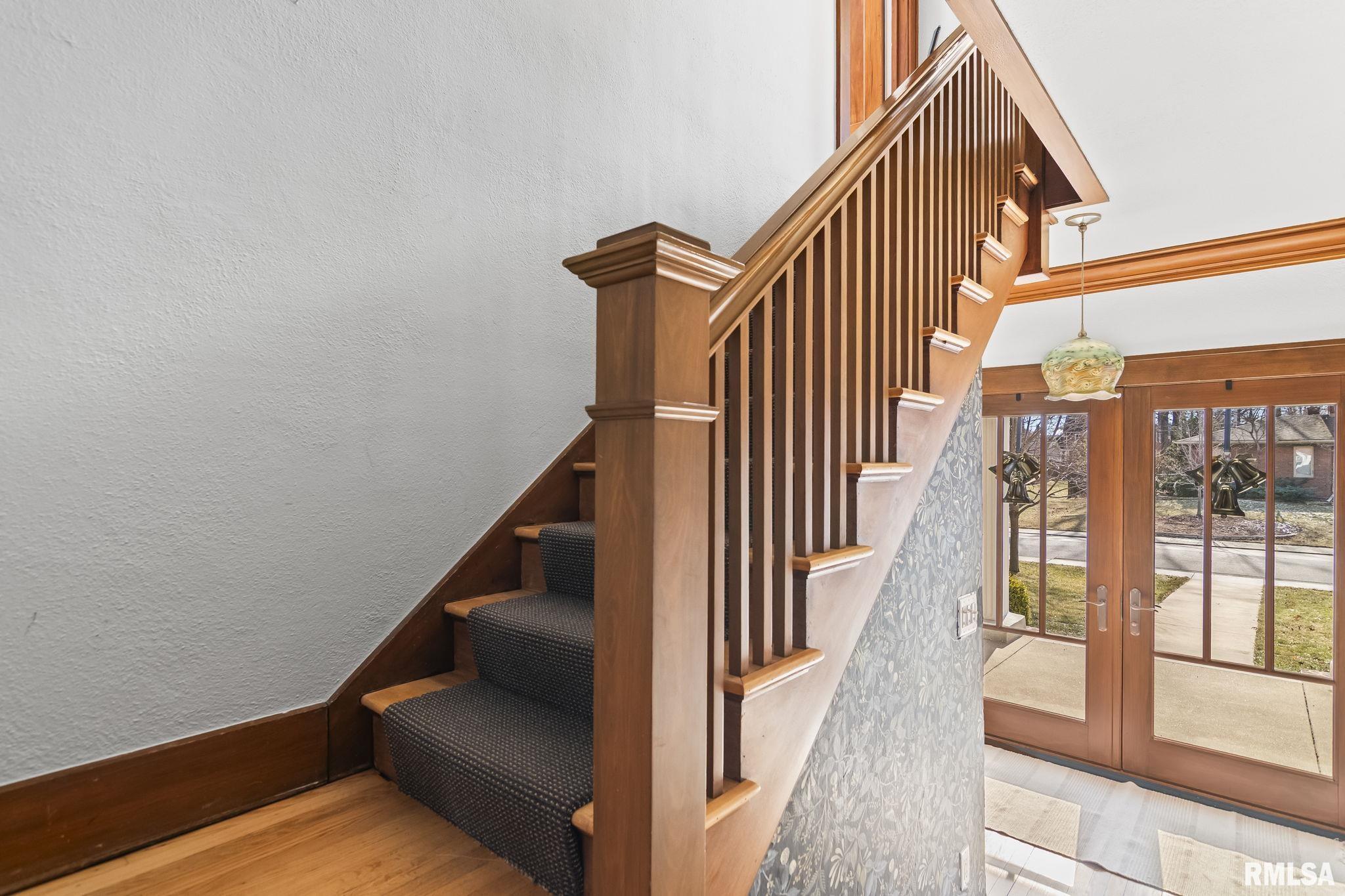 1037 WOODLAND Avenue