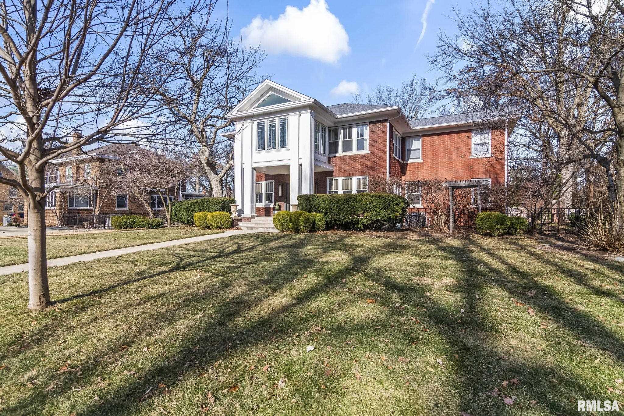 1037 WOODLAND Avenue