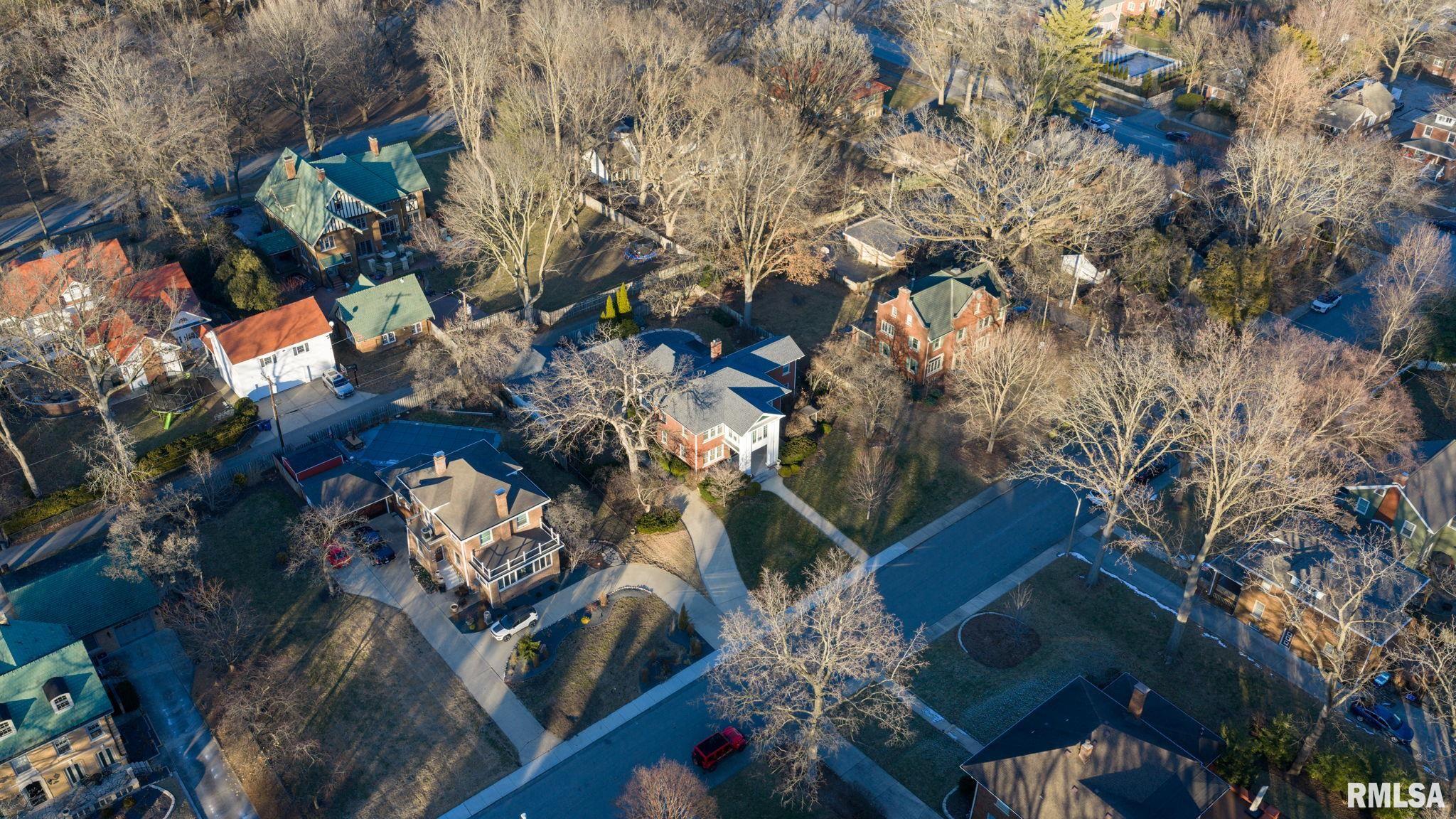 1037 WOODLAND Avenue