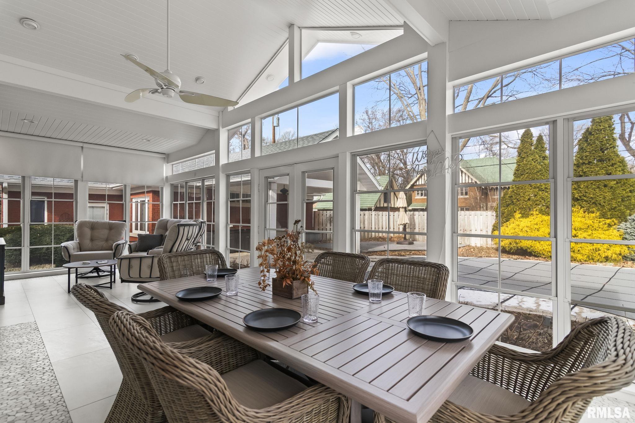 1037 WOODLAND Avenue