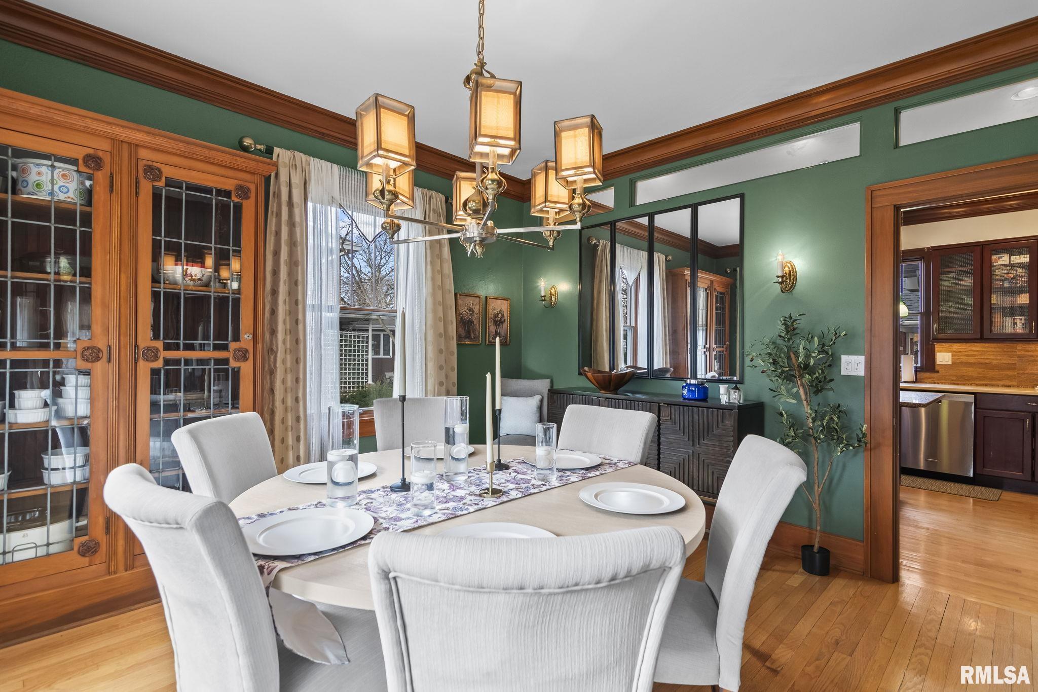 1037 WOODLAND Avenue