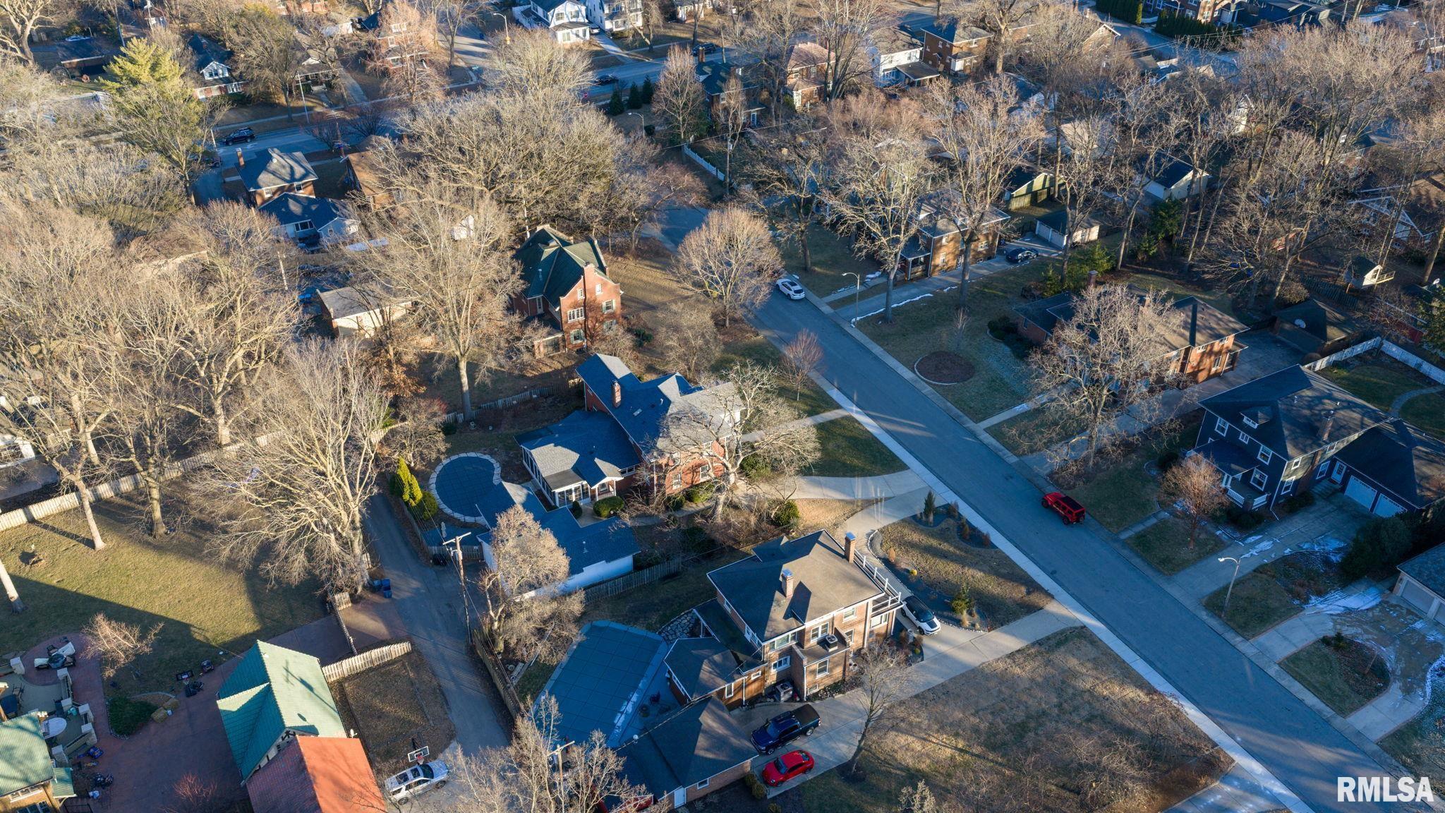 1037 WOODLAND Avenue