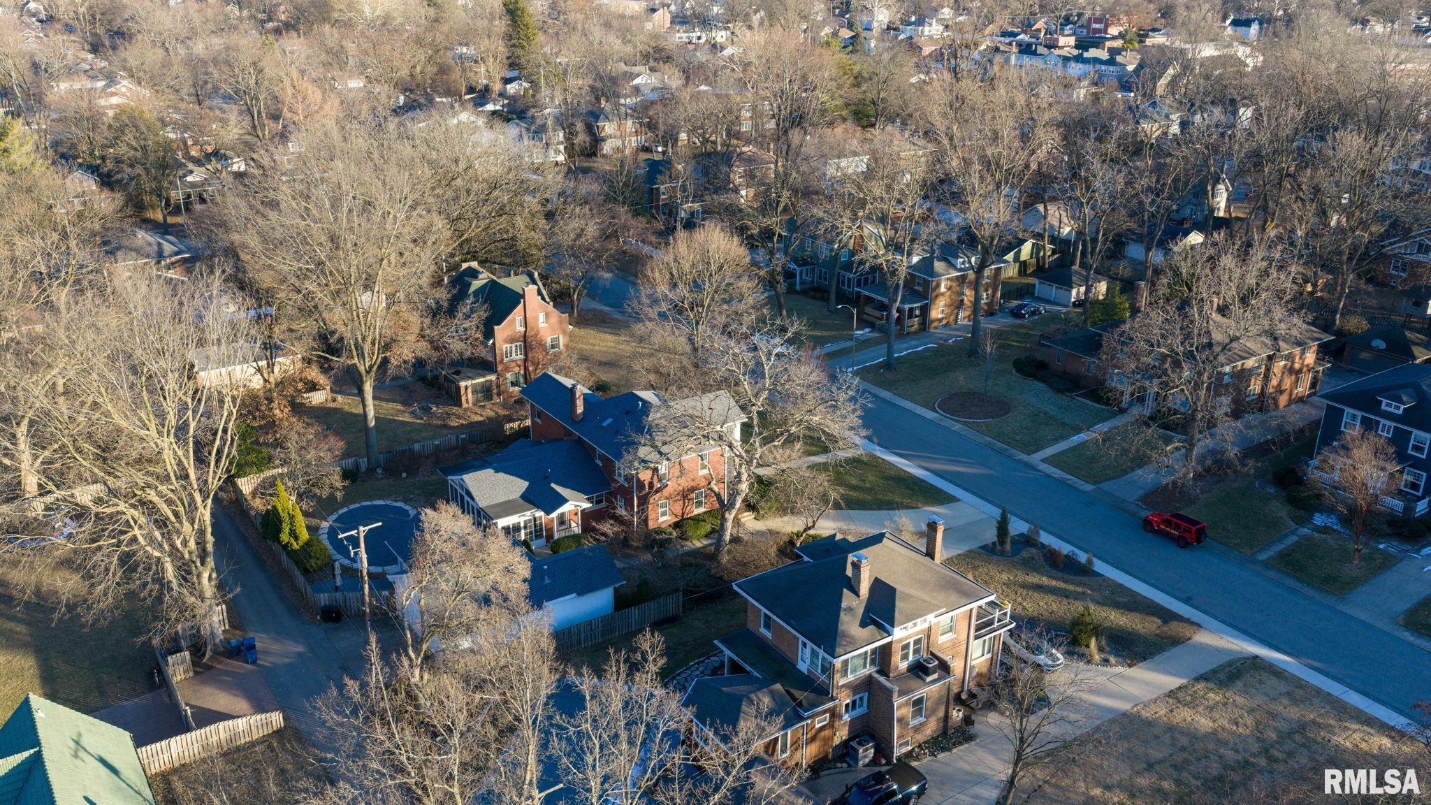 1037 WOODLAND Avenue