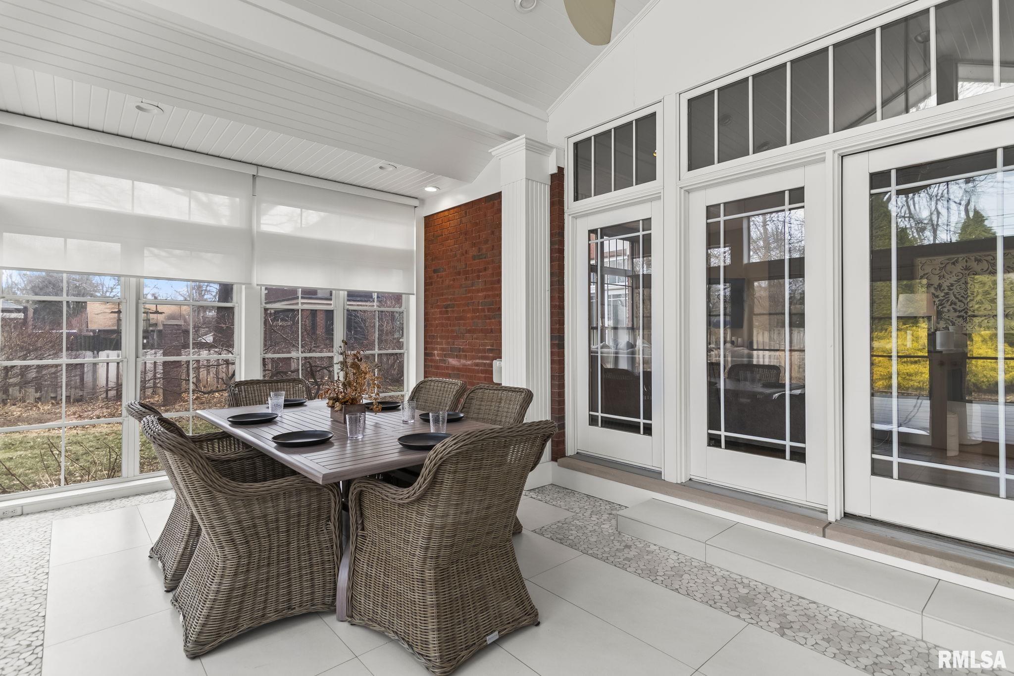 1037 WOODLAND Avenue