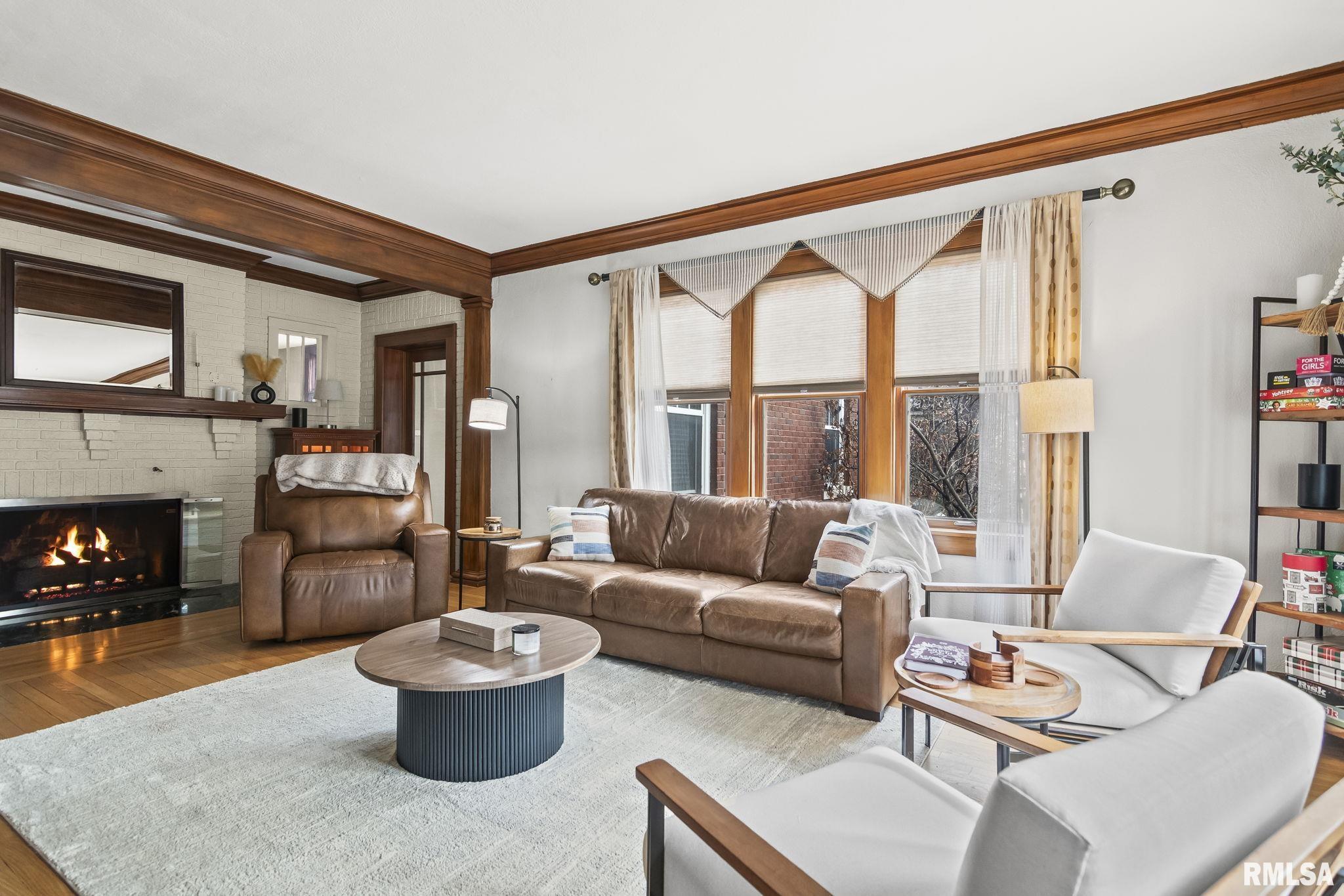 1037 WOODLAND Avenue