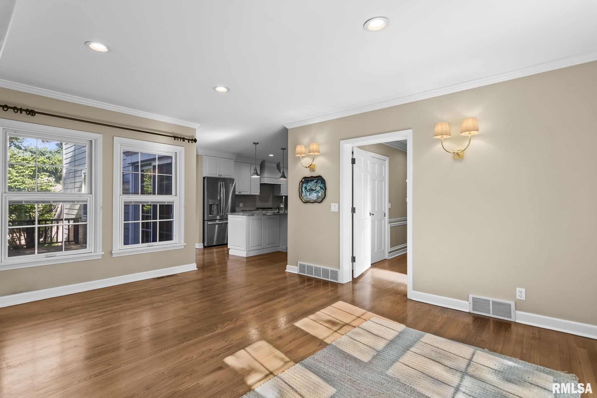 10 SUNSET Lane