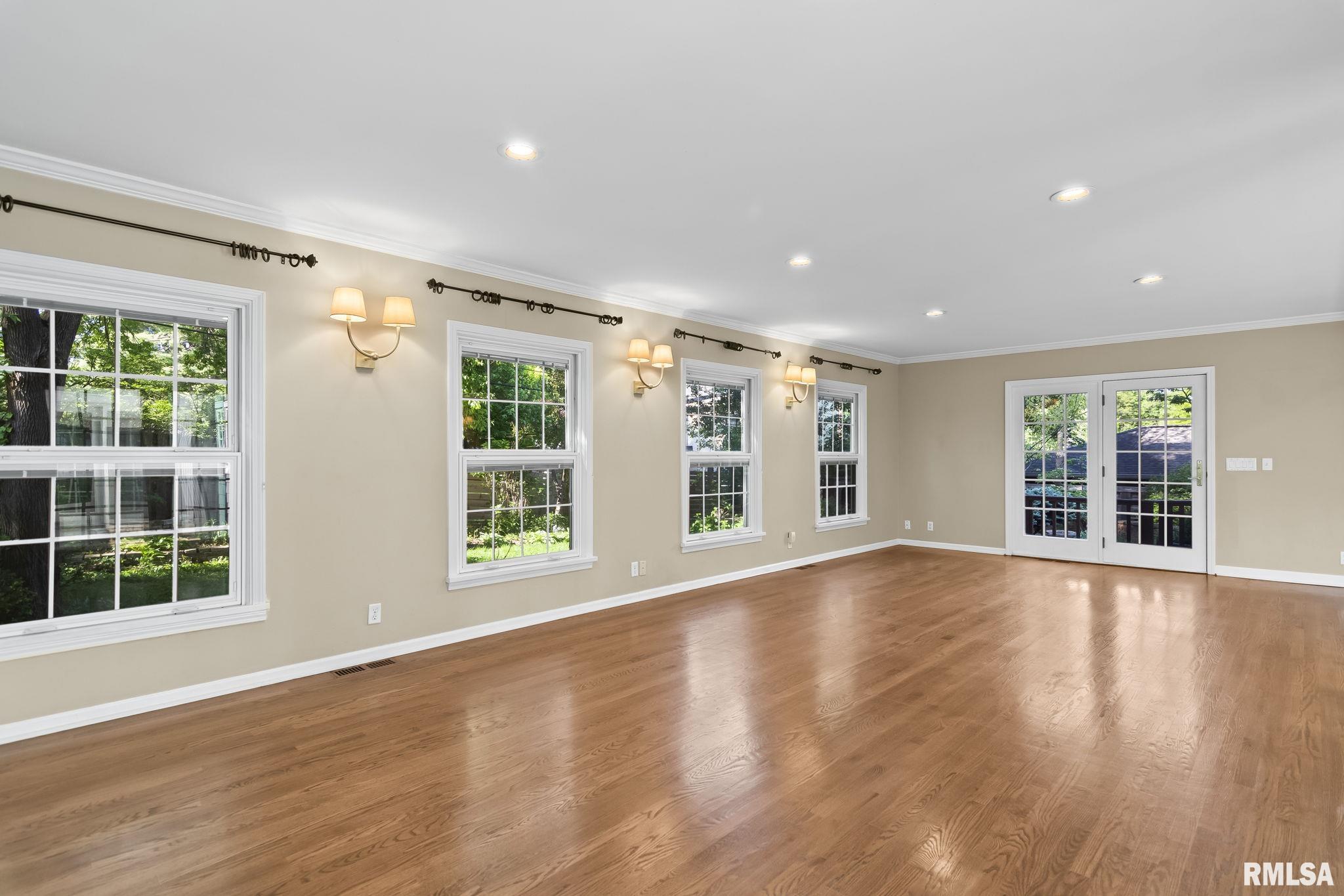 10 SUNSET Lane