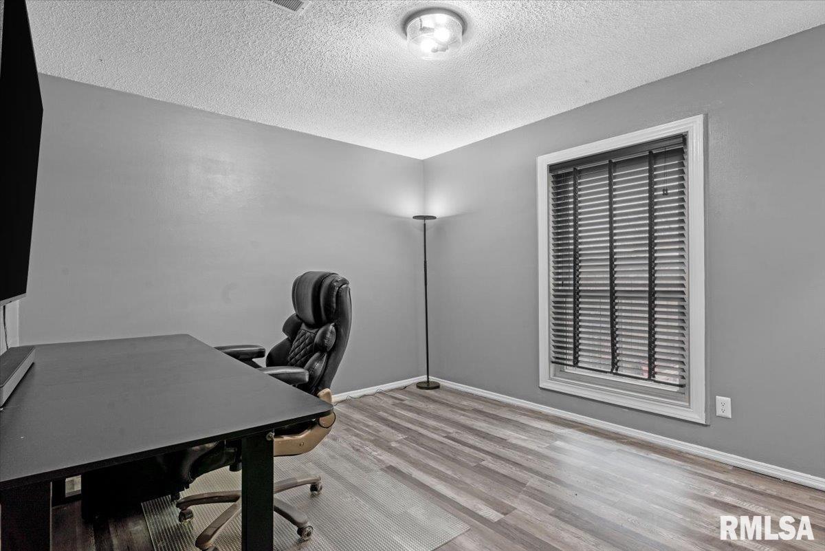 1914 Jeanette Lane Unit: 6
