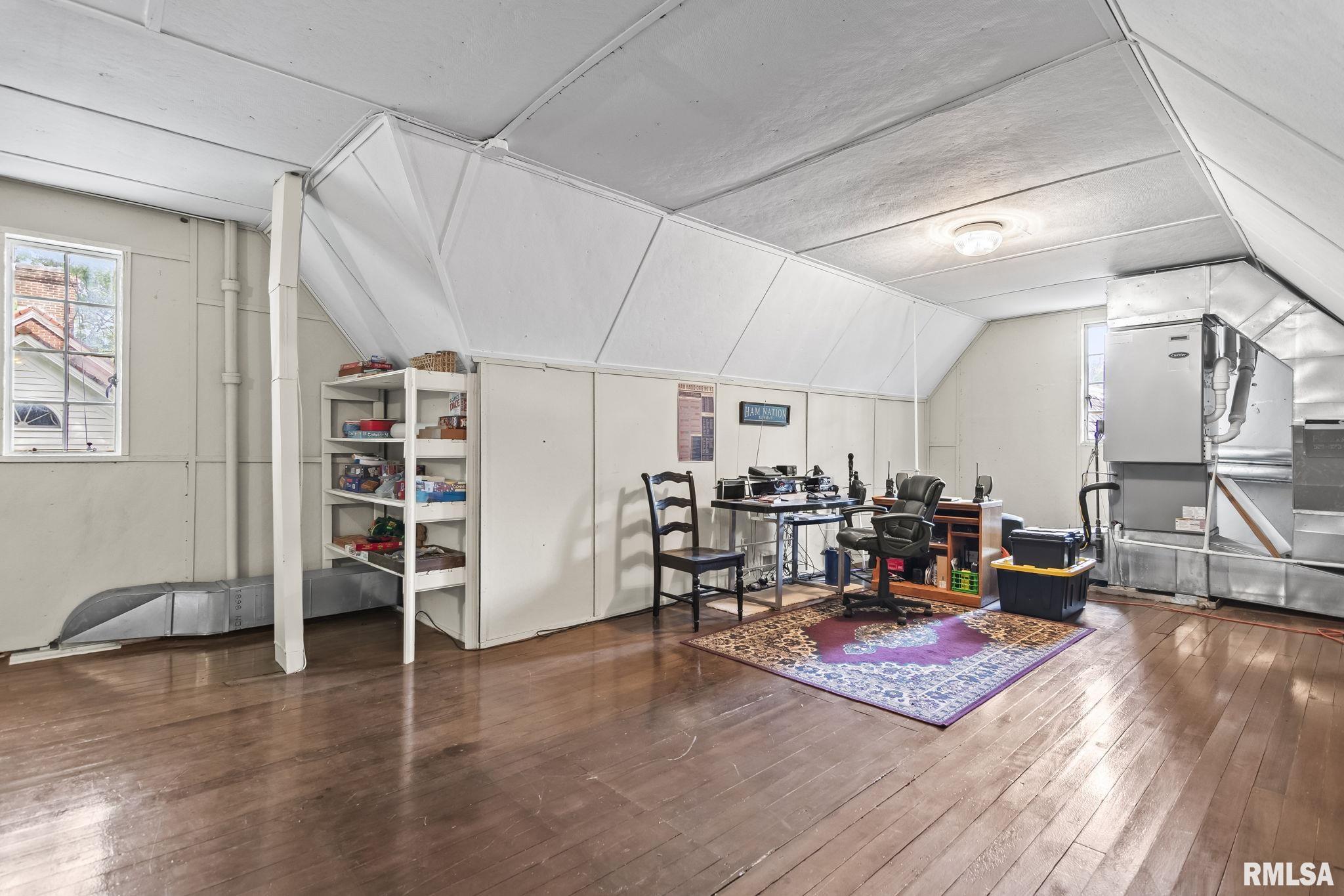 1050 WILLIAMS Boulevard