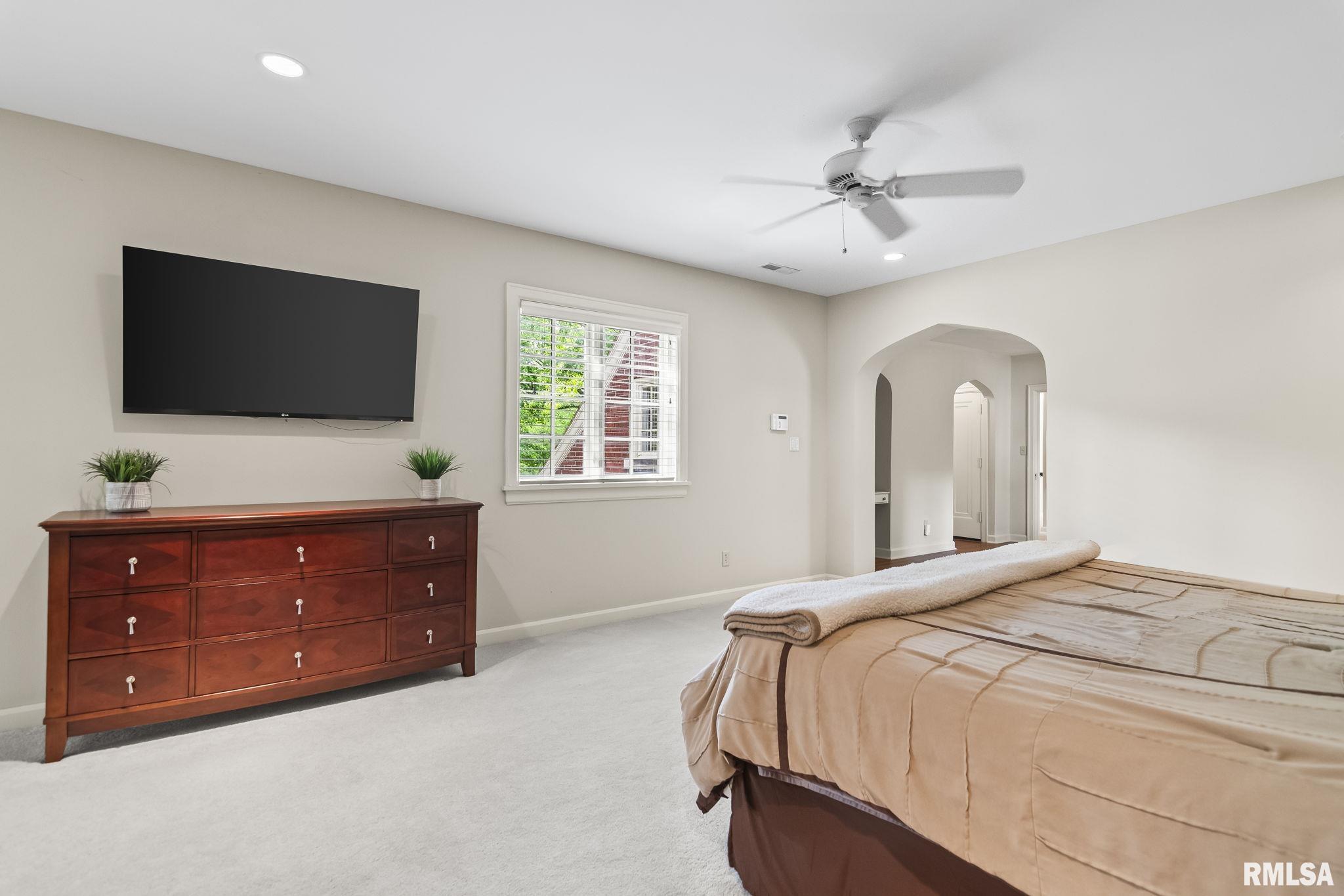 1050 WILLIAMS Boulevard