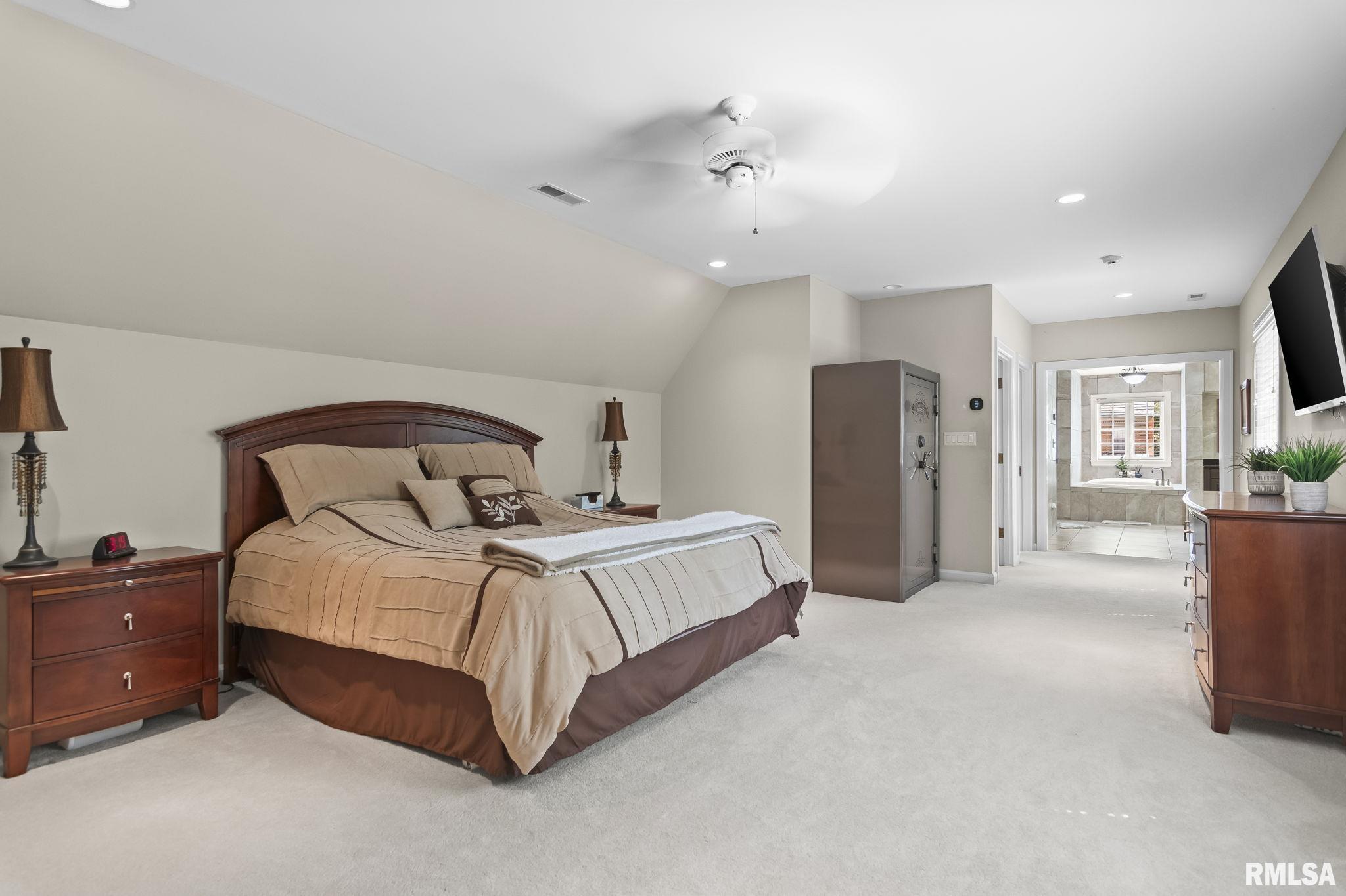 1050 WILLIAMS Boulevard