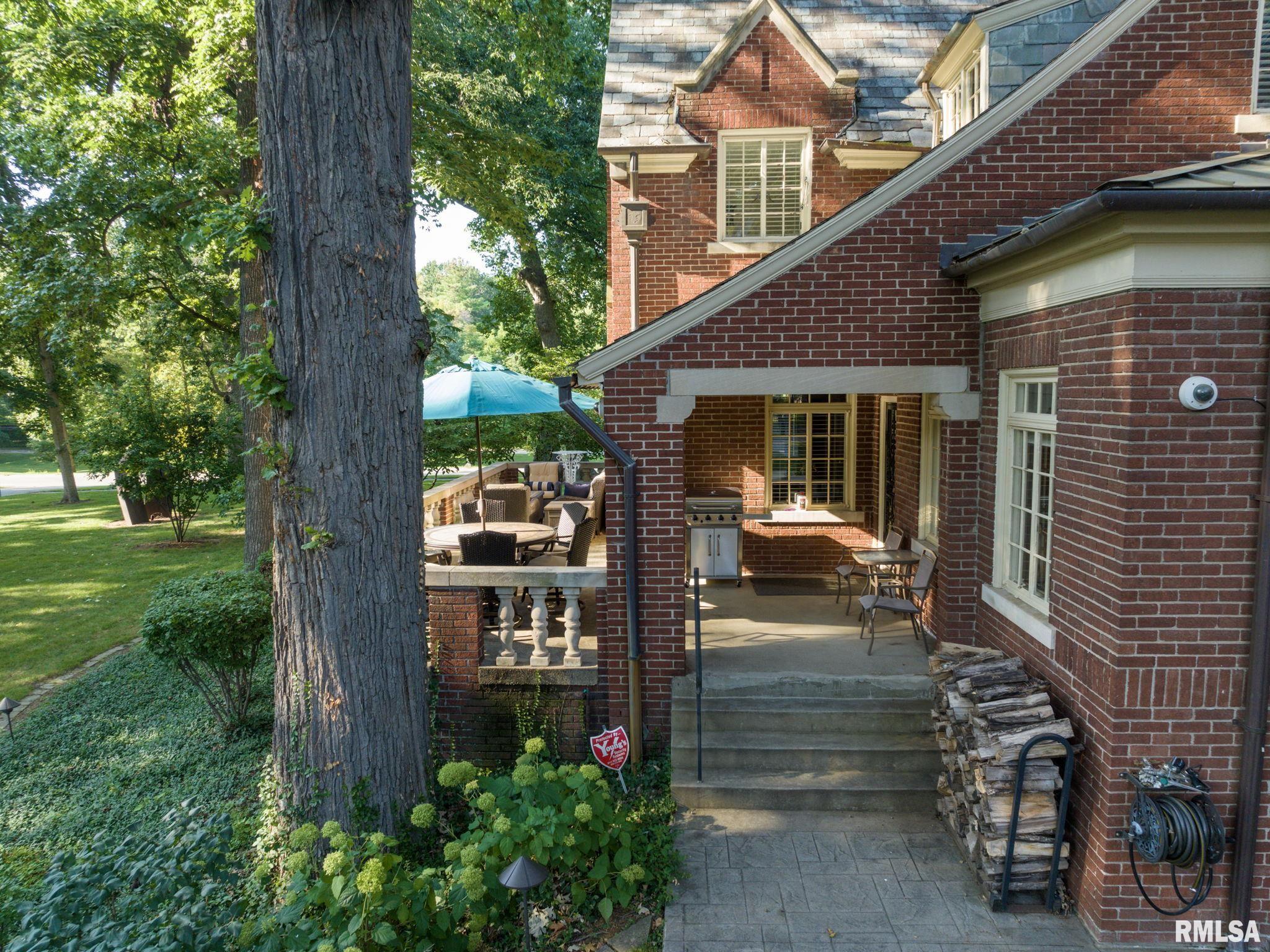 1050 WILLIAMS Boulevard