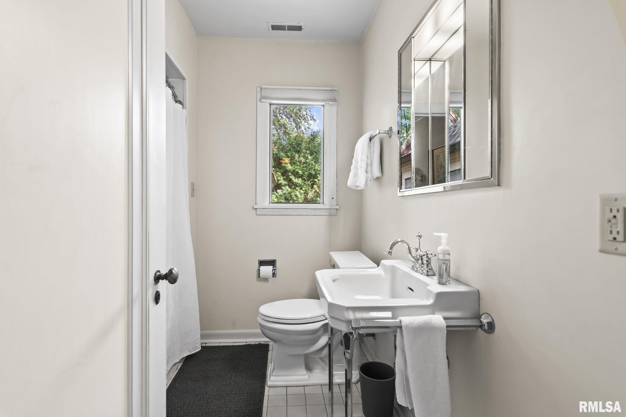 1050 WILLIAMS Boulevard