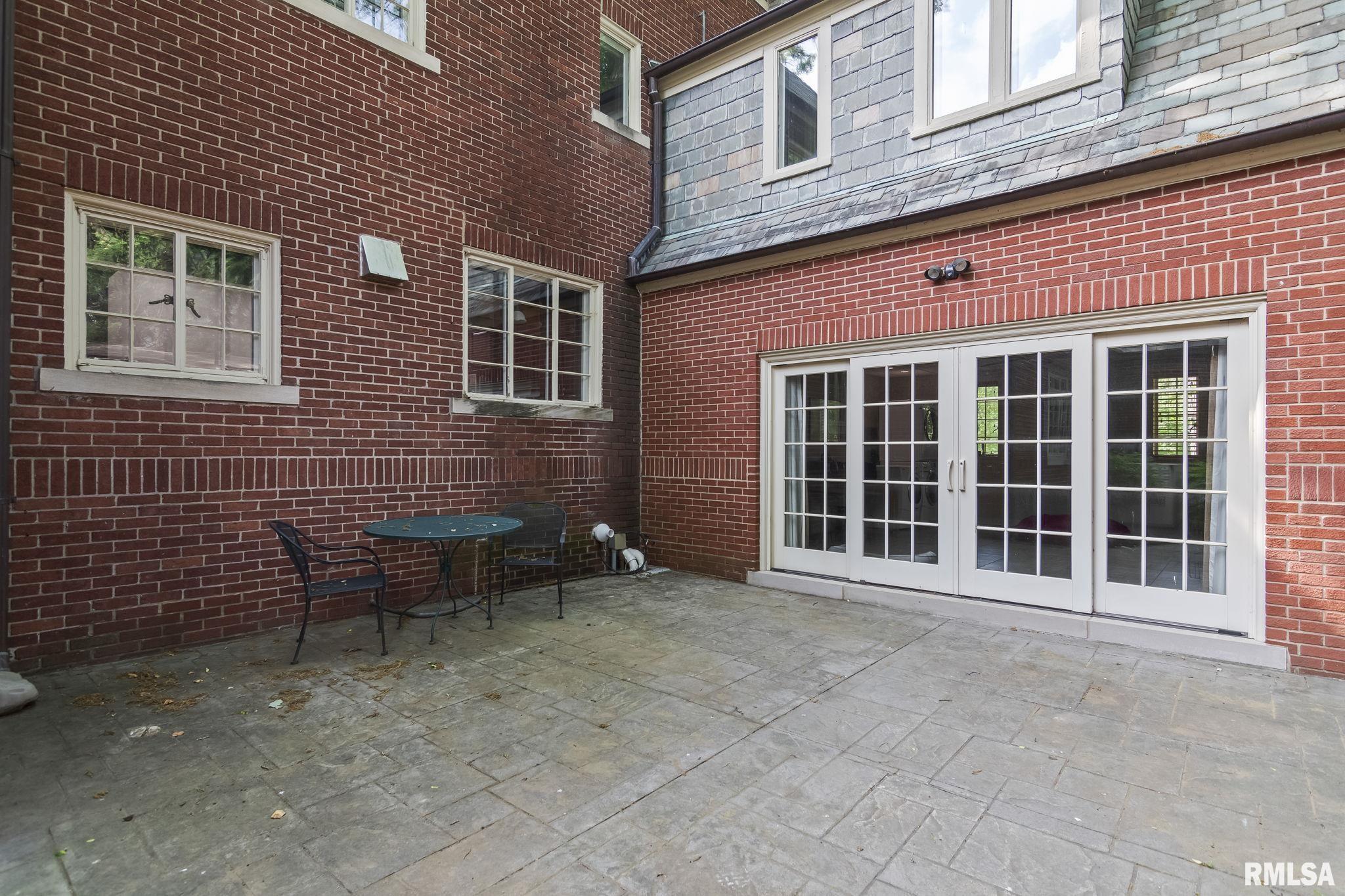 1050 WILLIAMS Boulevard