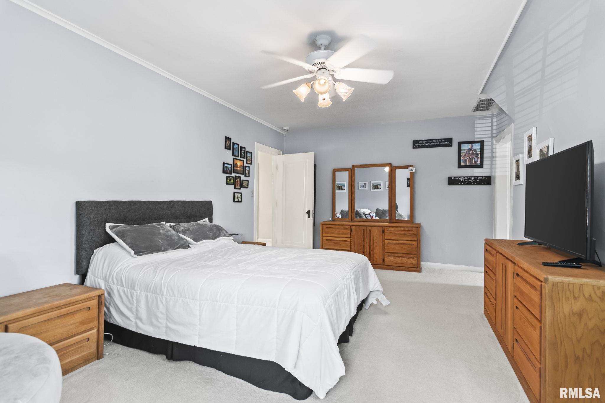 1050 WILLIAMS Boulevard