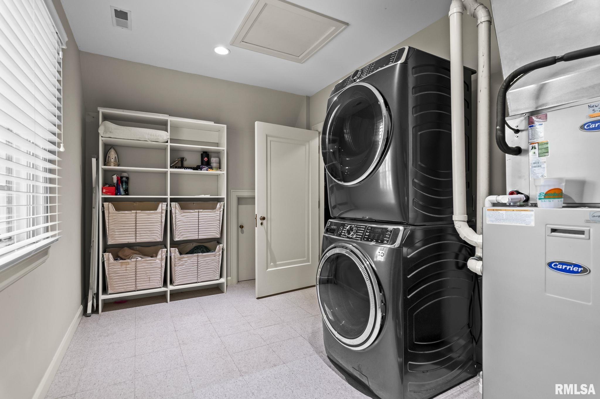 1050 WILLIAMS Boulevard