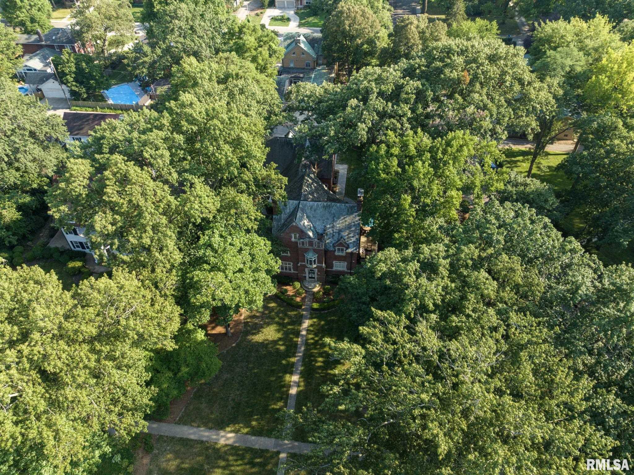 1050 WILLIAMS Boulevard