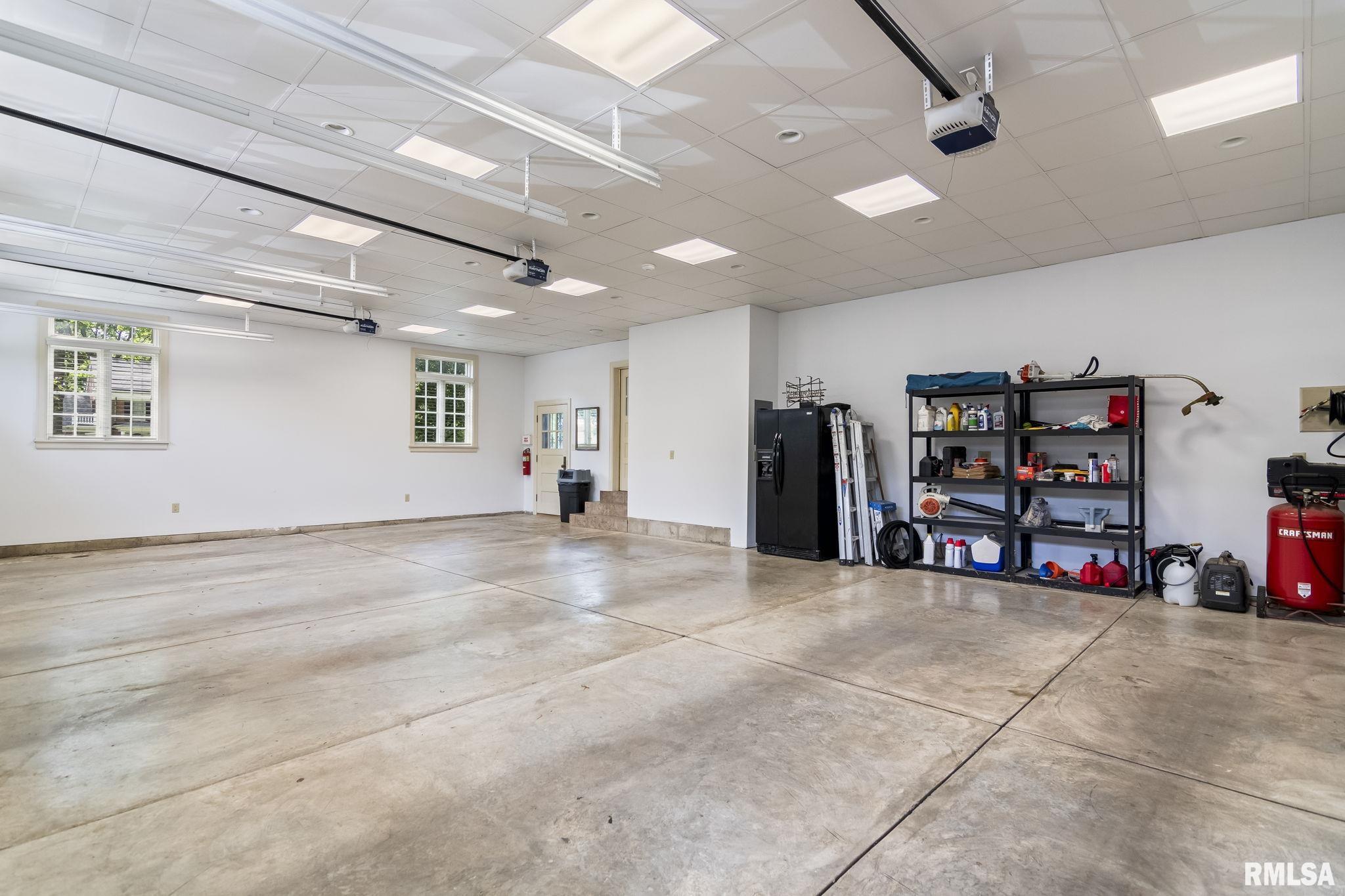 1050 WILLIAMS Boulevard