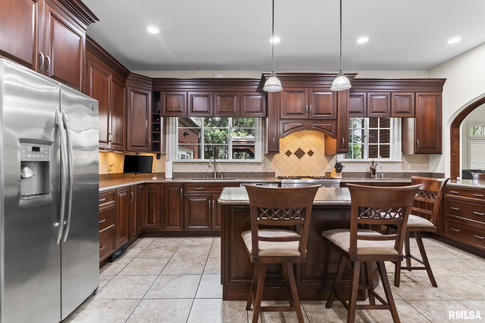 1050 WILLIAMS Boulevard